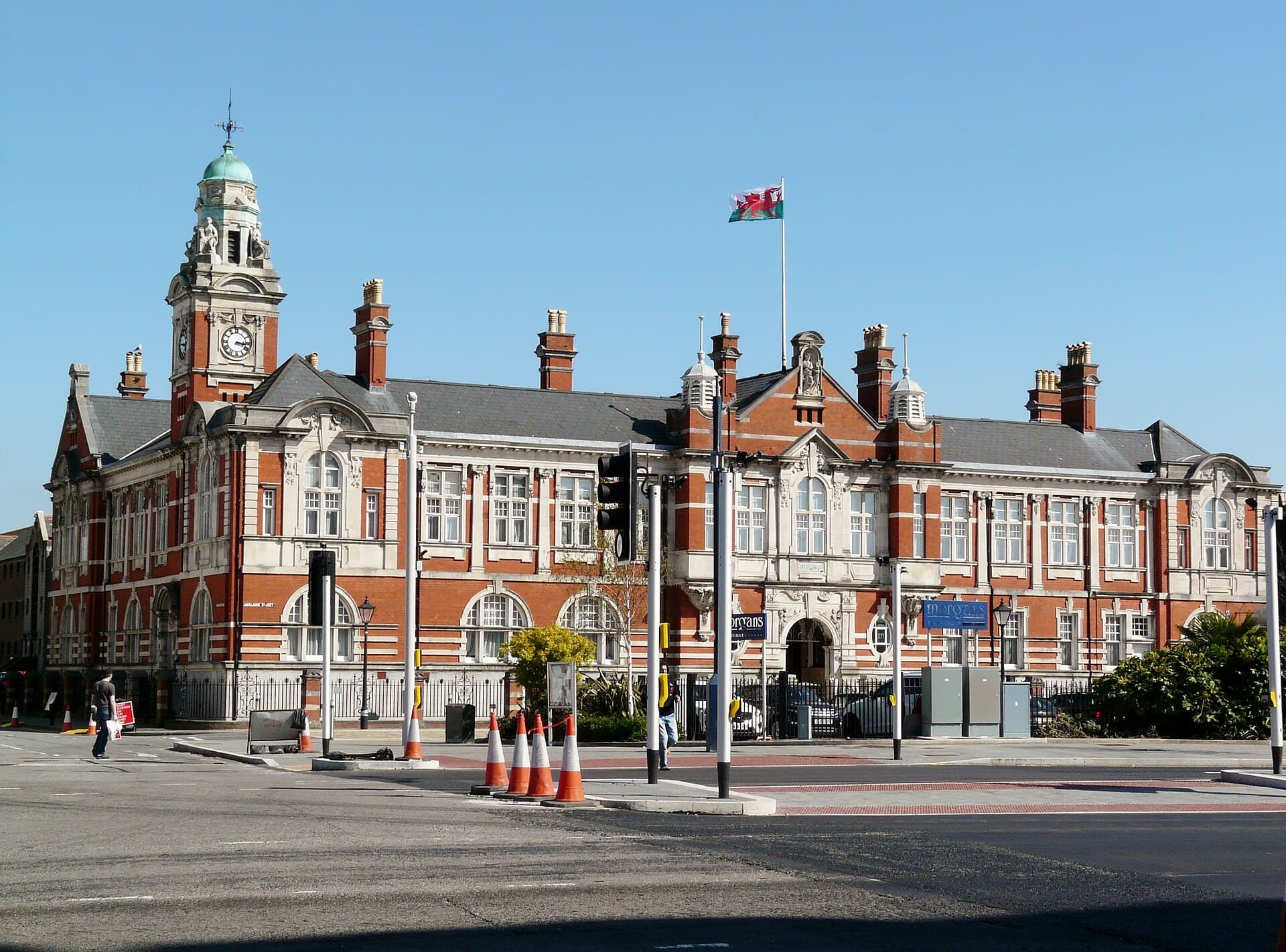 Morgans Hotel (via Wikimedia Commons, CC BY-SA 3.0)