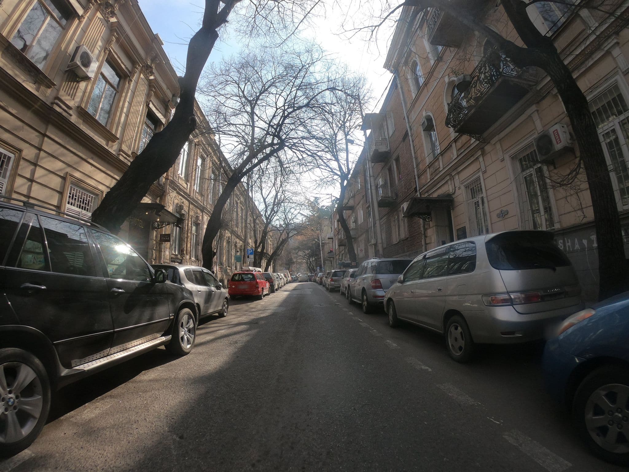 Street view near Soul Kitchen, Okroq’ana — © eneerhut (CC BY-SA · Mapillary)