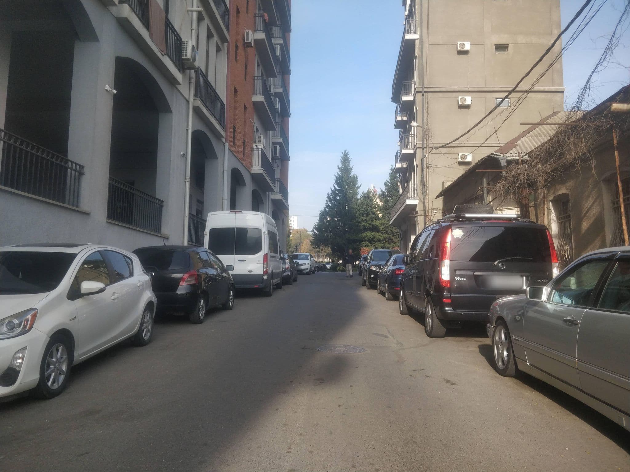 Street view near Violet Metekhi, Tbilisi