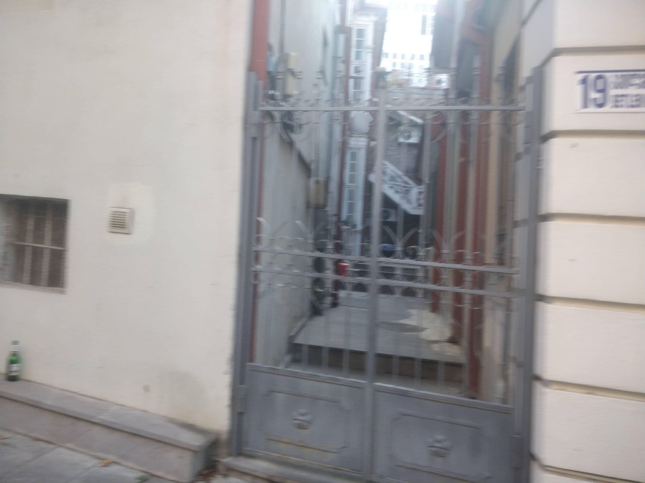 Street view near Namaste Hostel, Tbilisi — © dav23r (CC BY-SA · Mapillary)