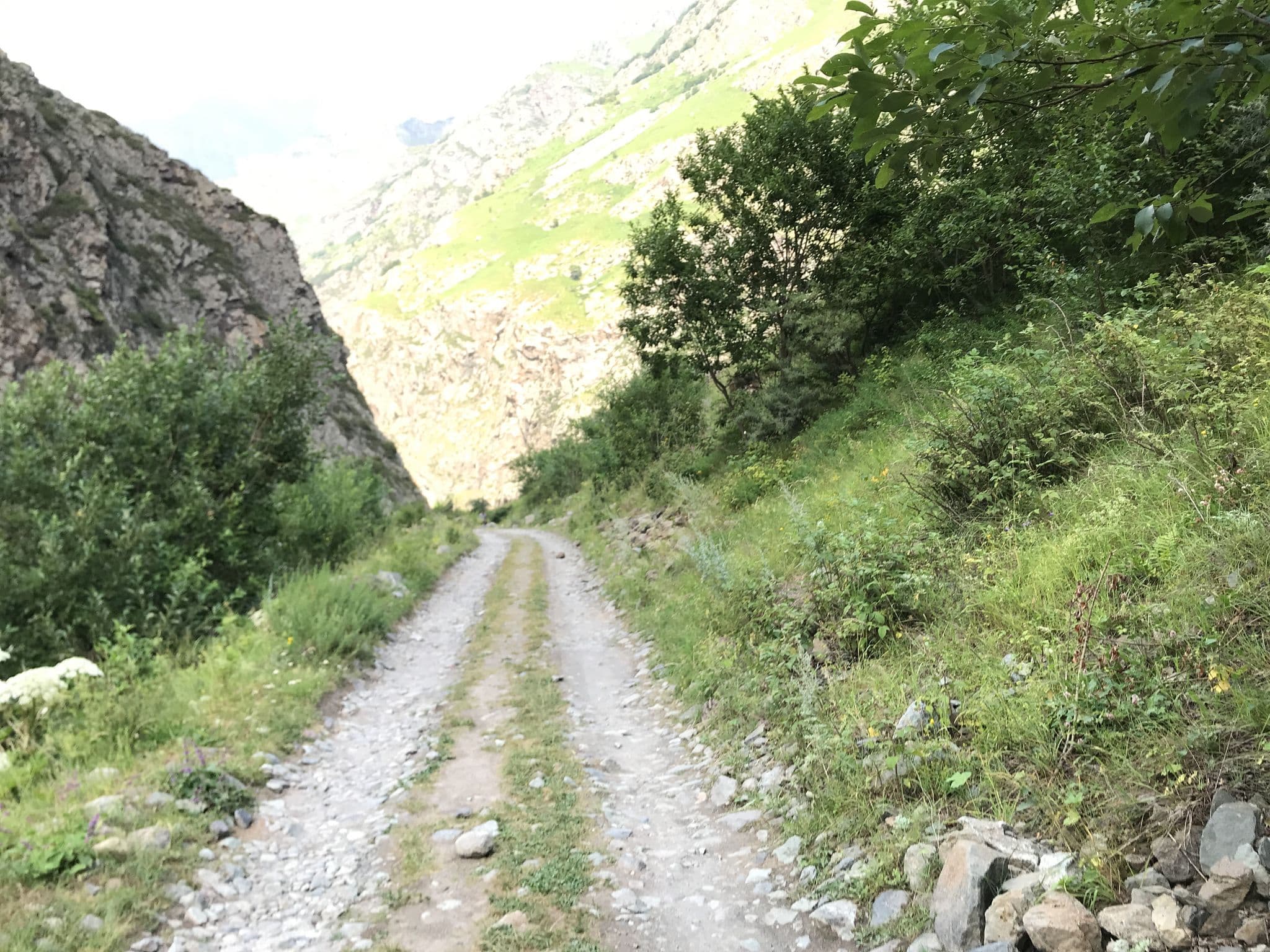 Street view near OFF INN Kazbegi, Stepantsminda — © golyanitskiy (CC BY-SA · Mapillary)