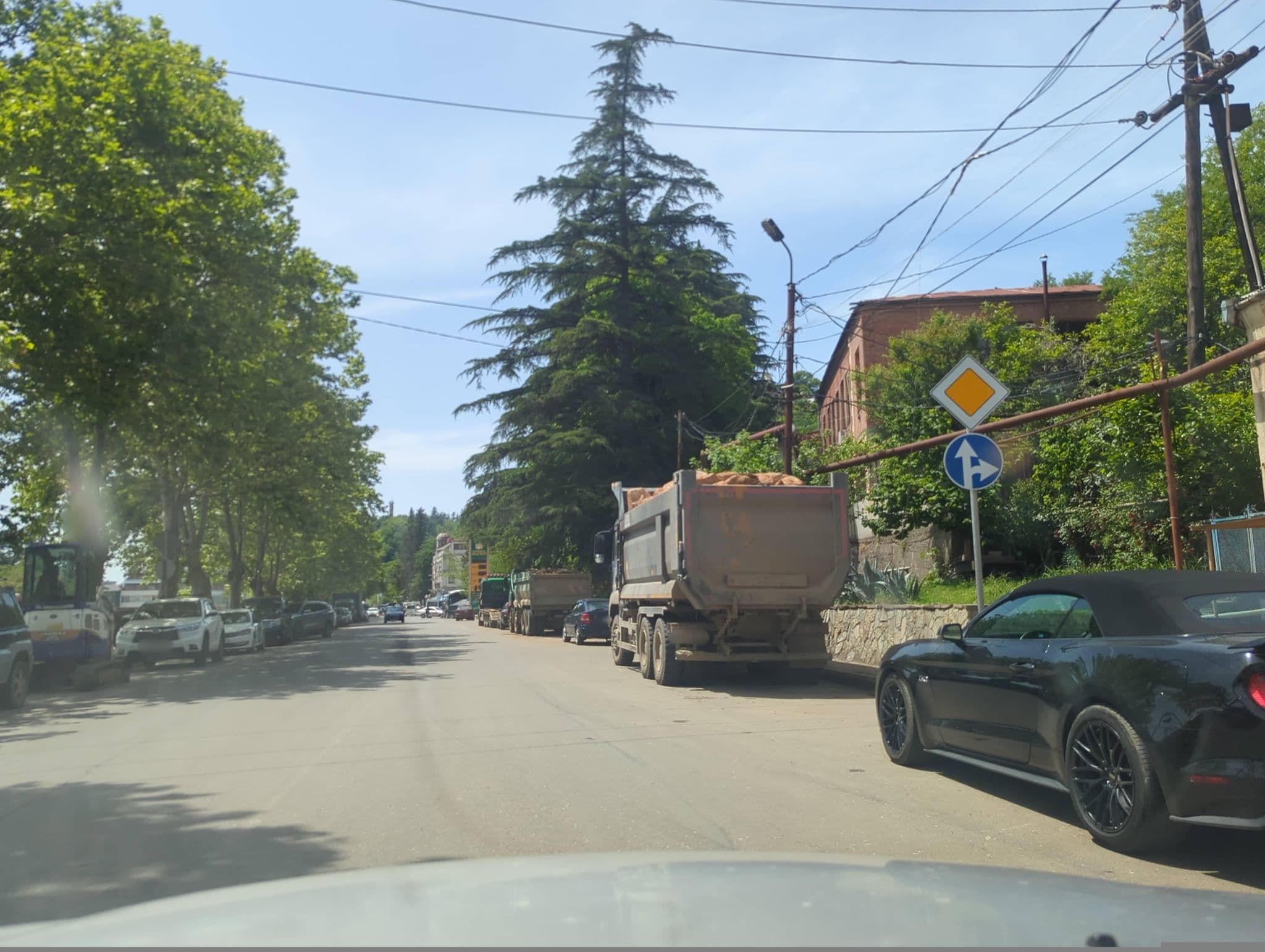 Street view near Sun, Kutaisi — © skemmdar (CC BY-SA · Mapillary)