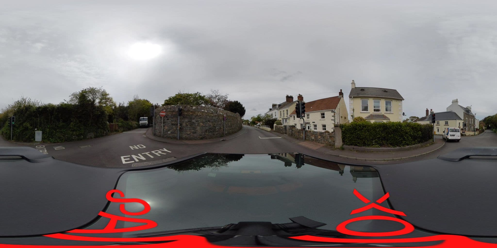 Street view near Chona Apartment, Saint Peter Port — © FiftyPence (CC BY-SA · Mapillary)