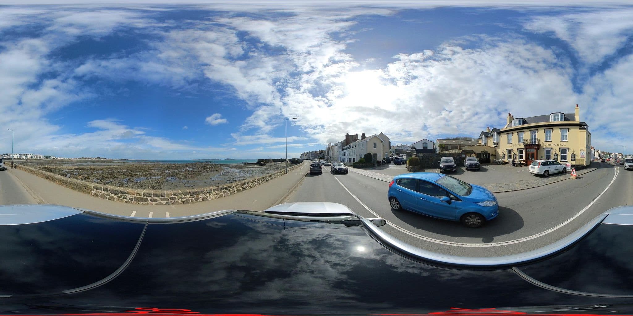 Street view near La Piette Hotel, Saint Peter Port — © FiftyPence (CC BY-SA · Mapillary)
