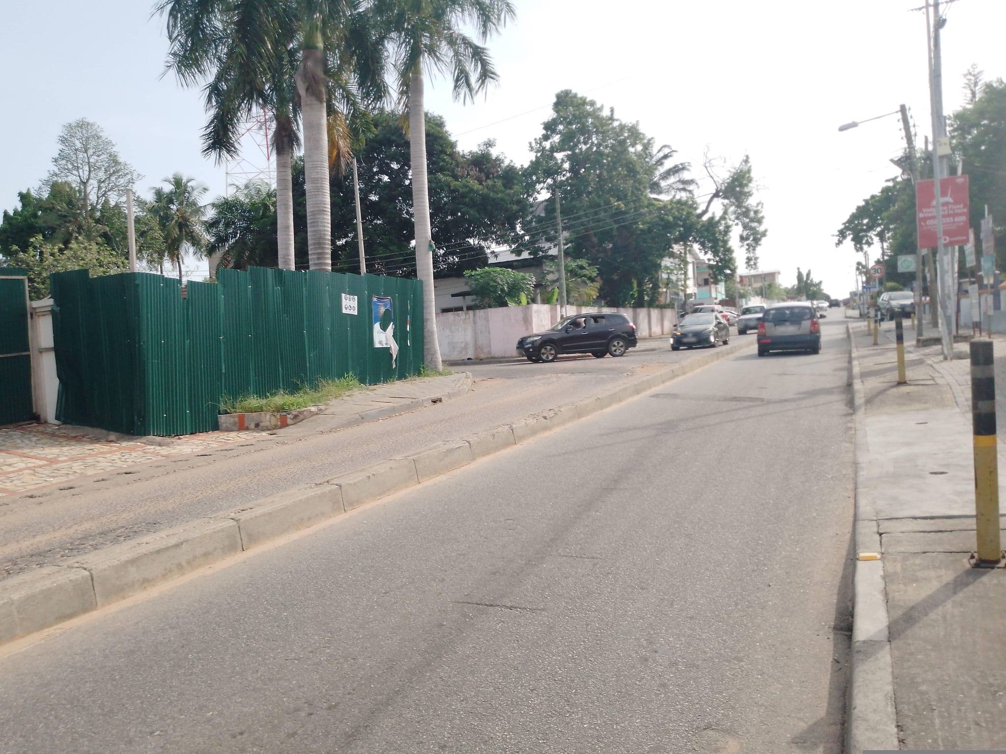 Street view near Highgate Hotel, Accra — © cmenttor (CC BY-SA · Mapillary)