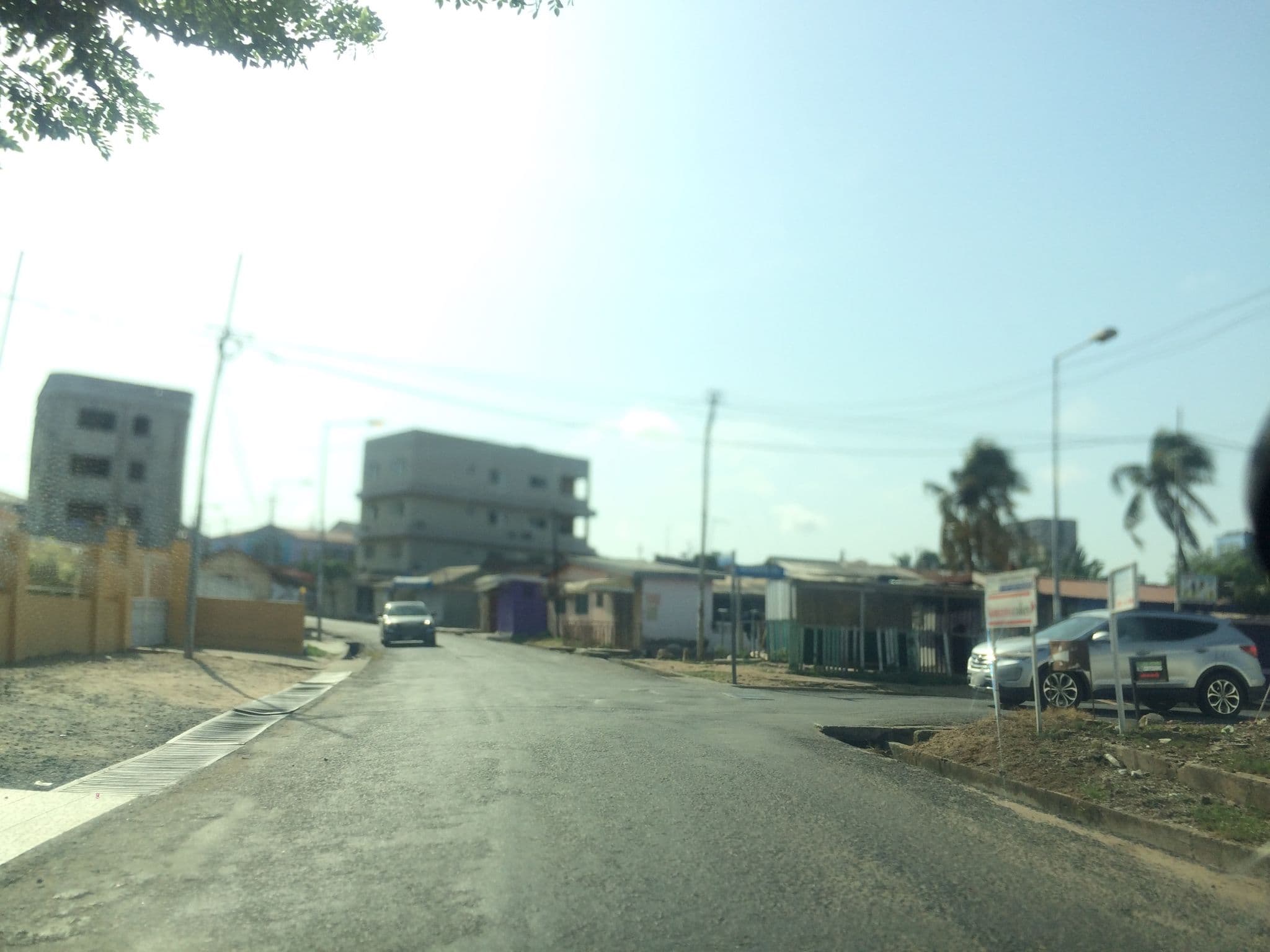 Street view near Okera Inn, Osu — © mawutor (CC BY-SA · Mapillary)