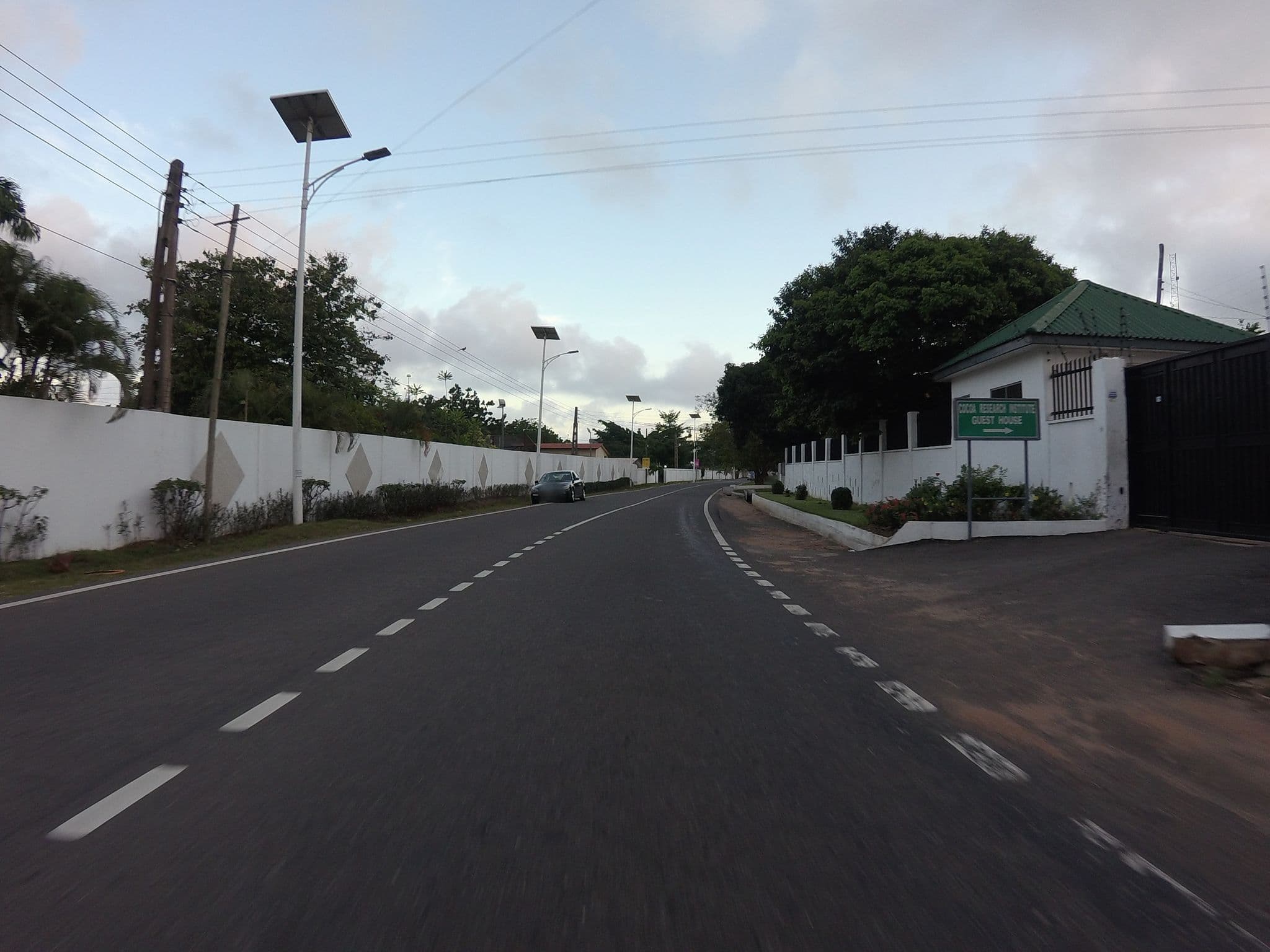 Street view near Cocoa Research Institute Guest House, Osu — © mawutor (CC BY-SA · Mapillary)