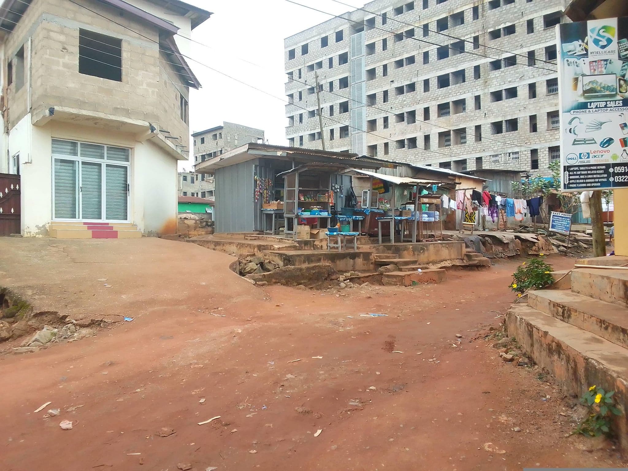 Street view near Ford Hostel, Kumasi
