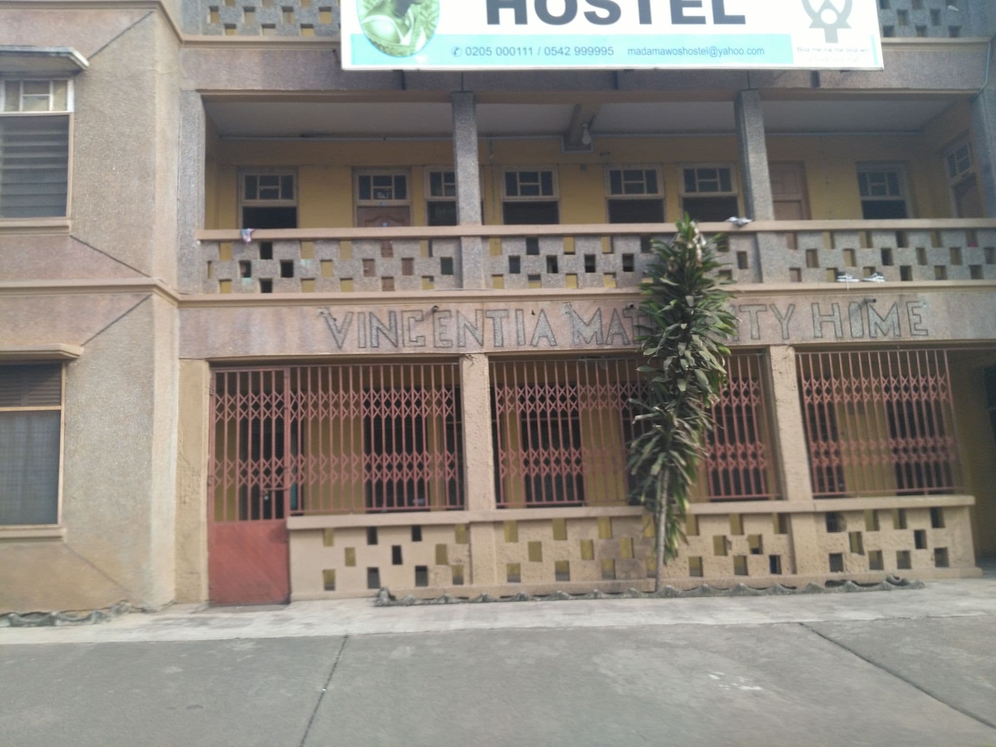Street view near Madam Awo's Hostel, Kumasi