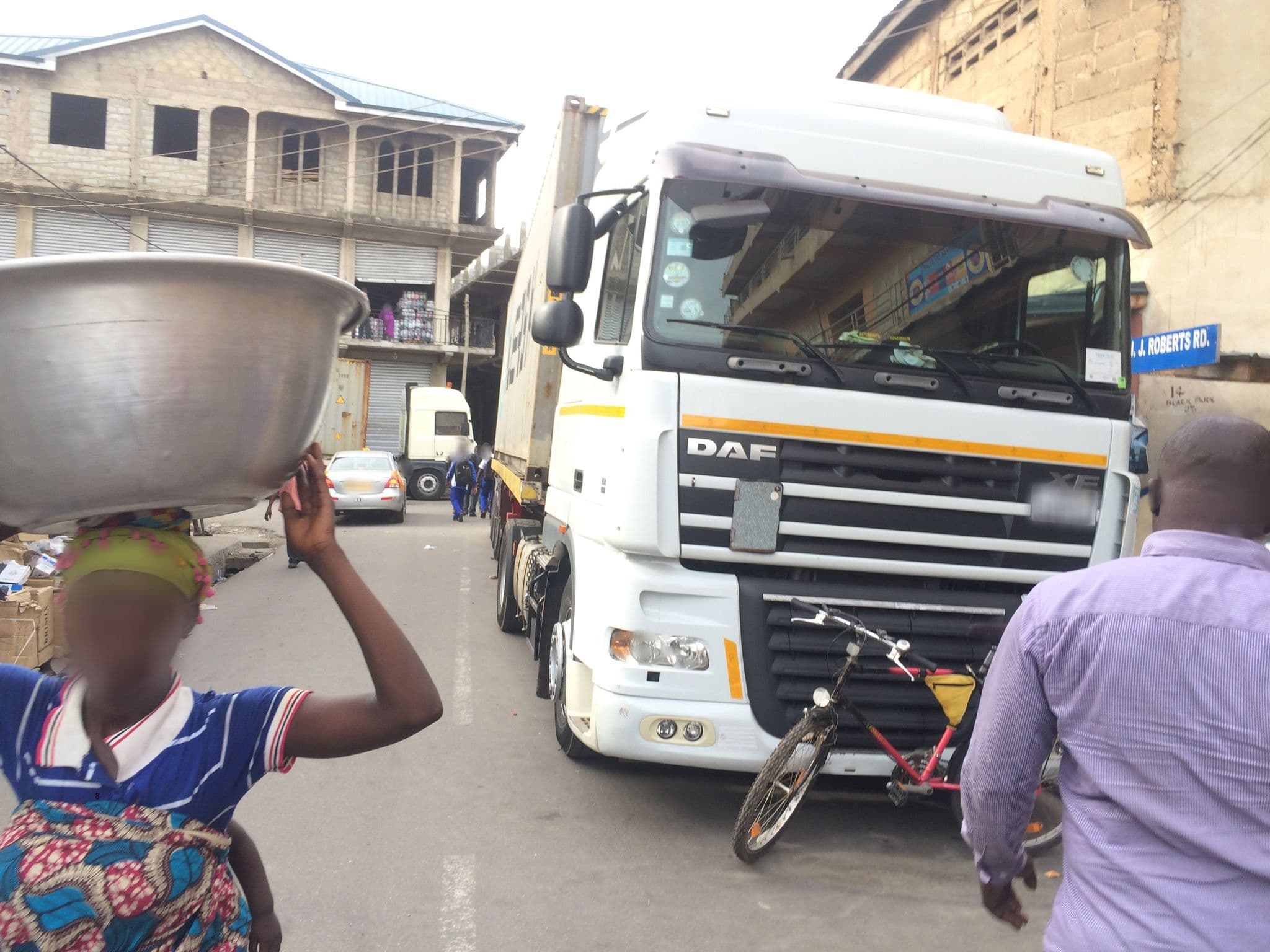 Street view near Hotel de Horses, Accra — © mawutor (CC BY-SA · Mapillary)