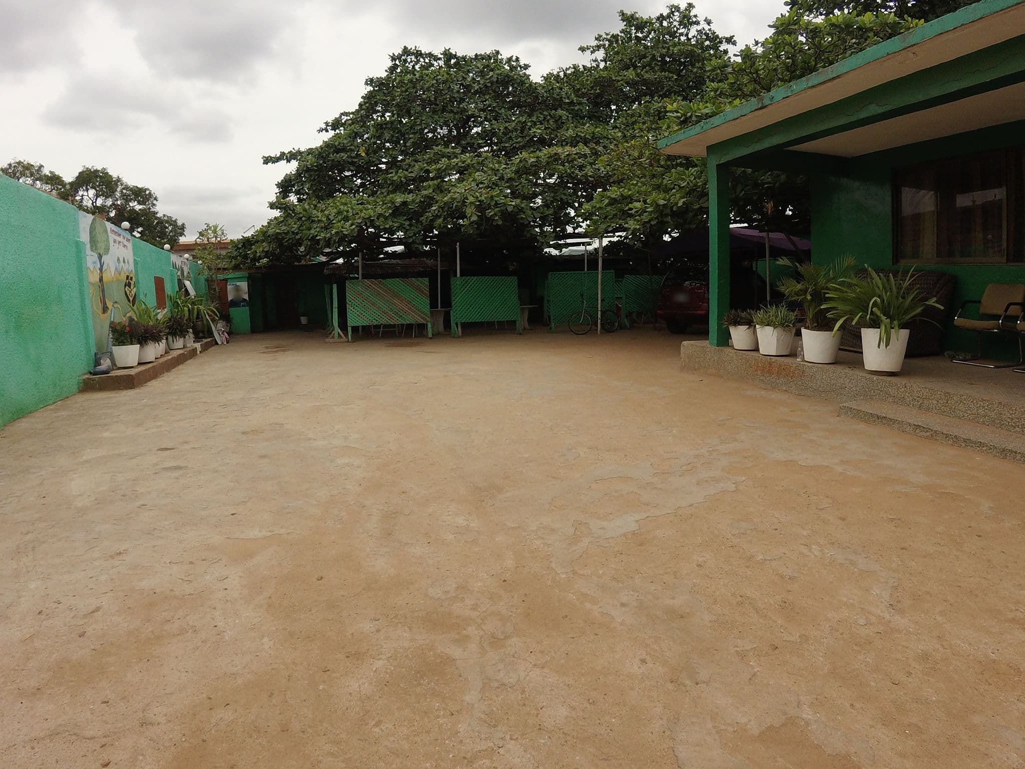 Street view near Santana Hotel Limited, New Achimota — © mawutor (CC BY-SA · Mapillary)