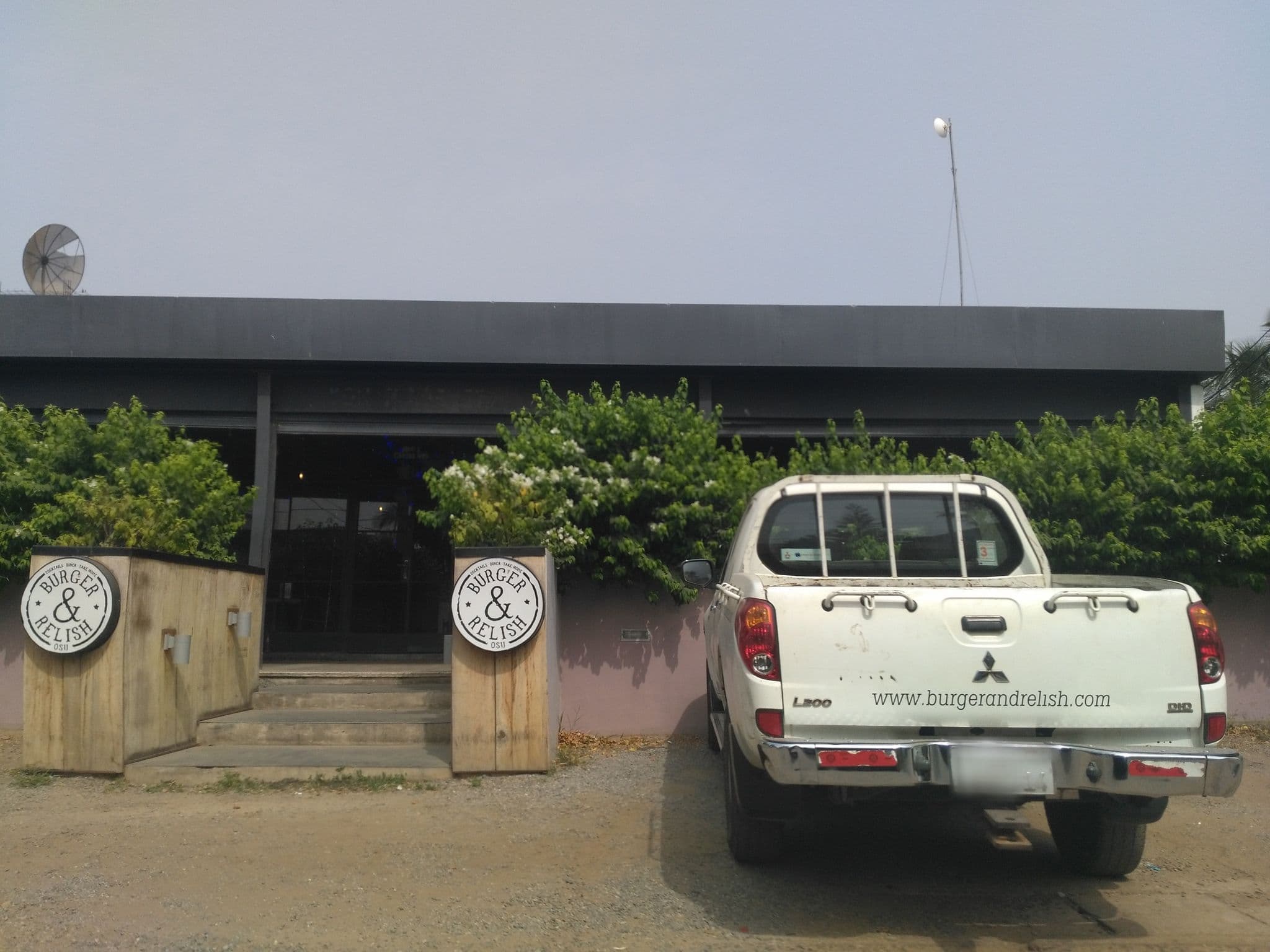 Street view near Palm héritage Hopsitality, Osu — © ralebipim (CC BY-SA · Mapillary)