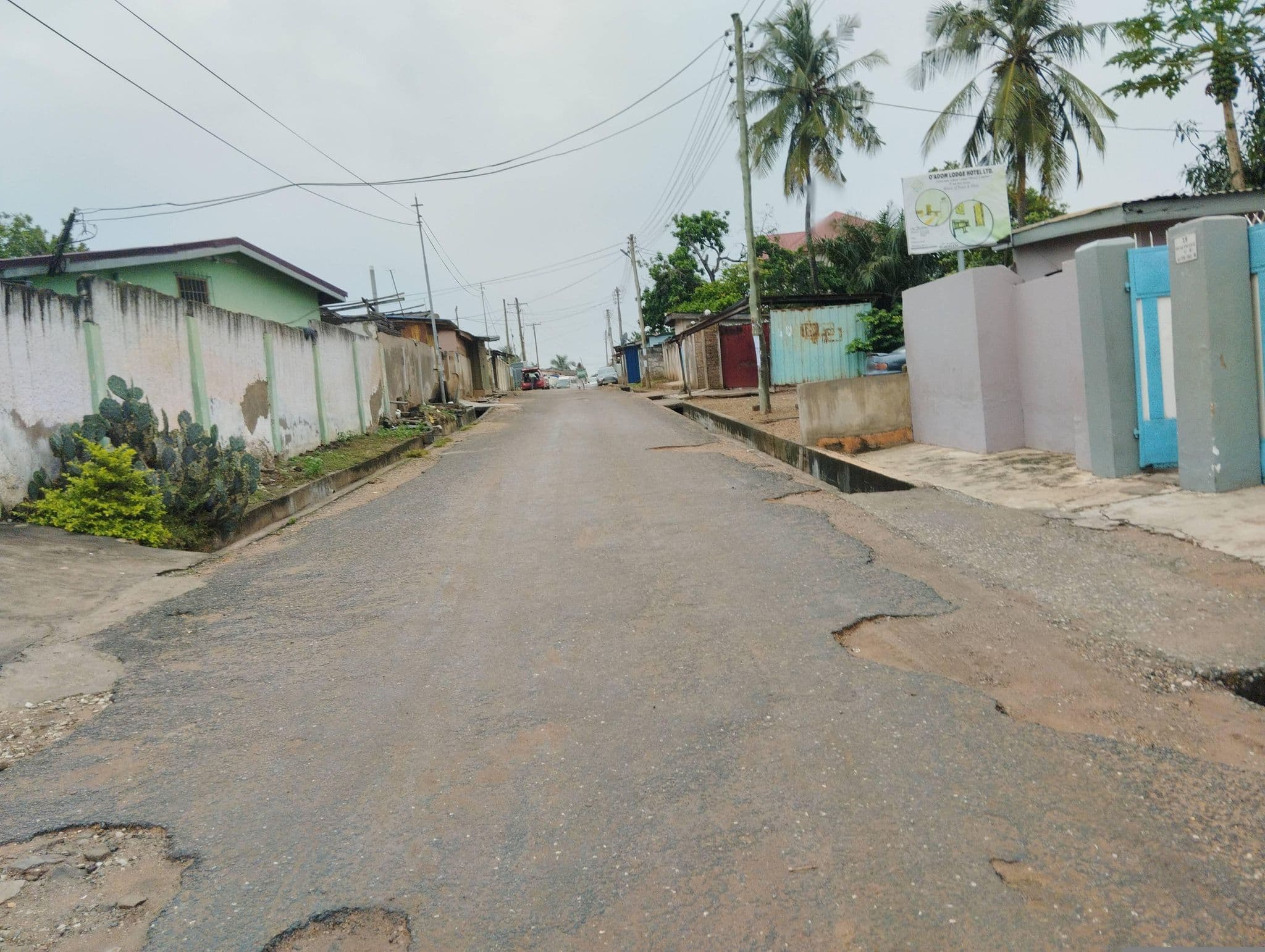 Street view near O'Adom Lodge Hotel Limited, New Achimota — © Nhyira24 (CC BY-SA · Mapillary)