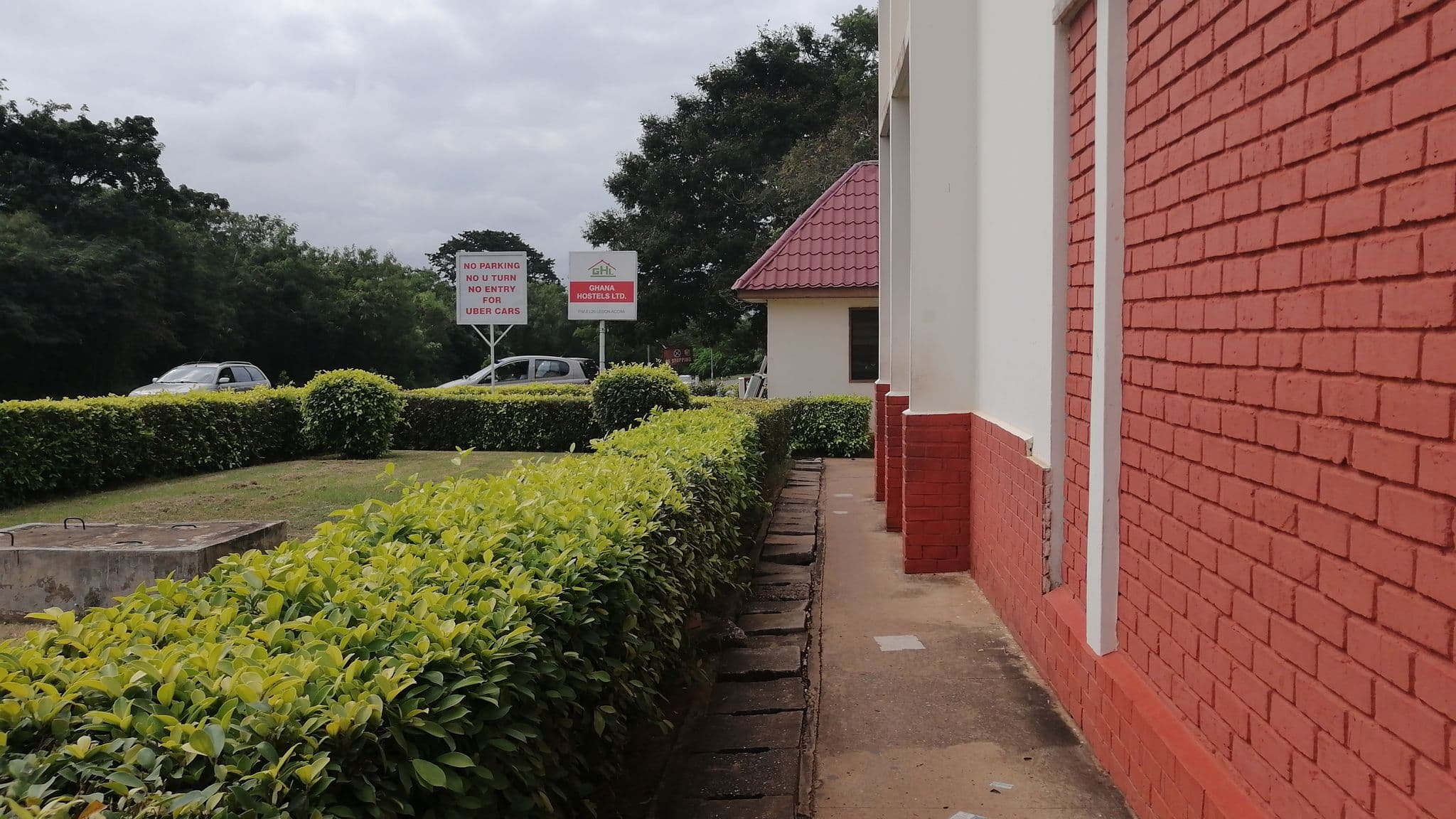Street view near Addis Ababa Courts, Medina Estates