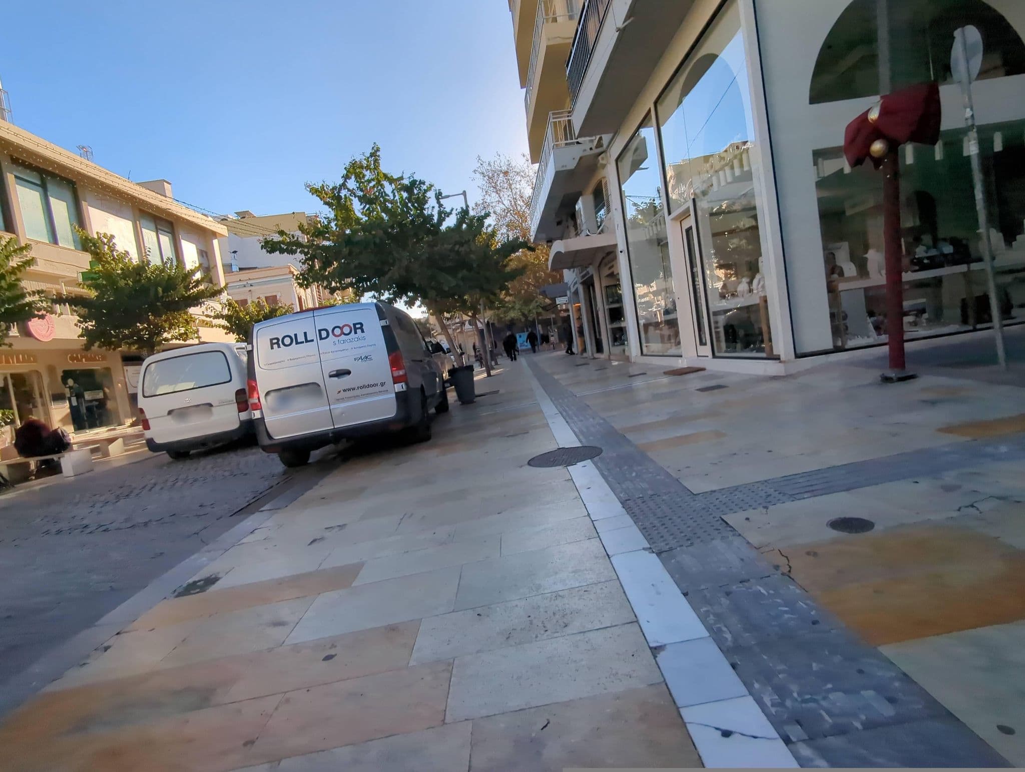 Street view near El Greco Hotel, Irákleion — © miguel_andrade (CC BY-SA · Mapillary)