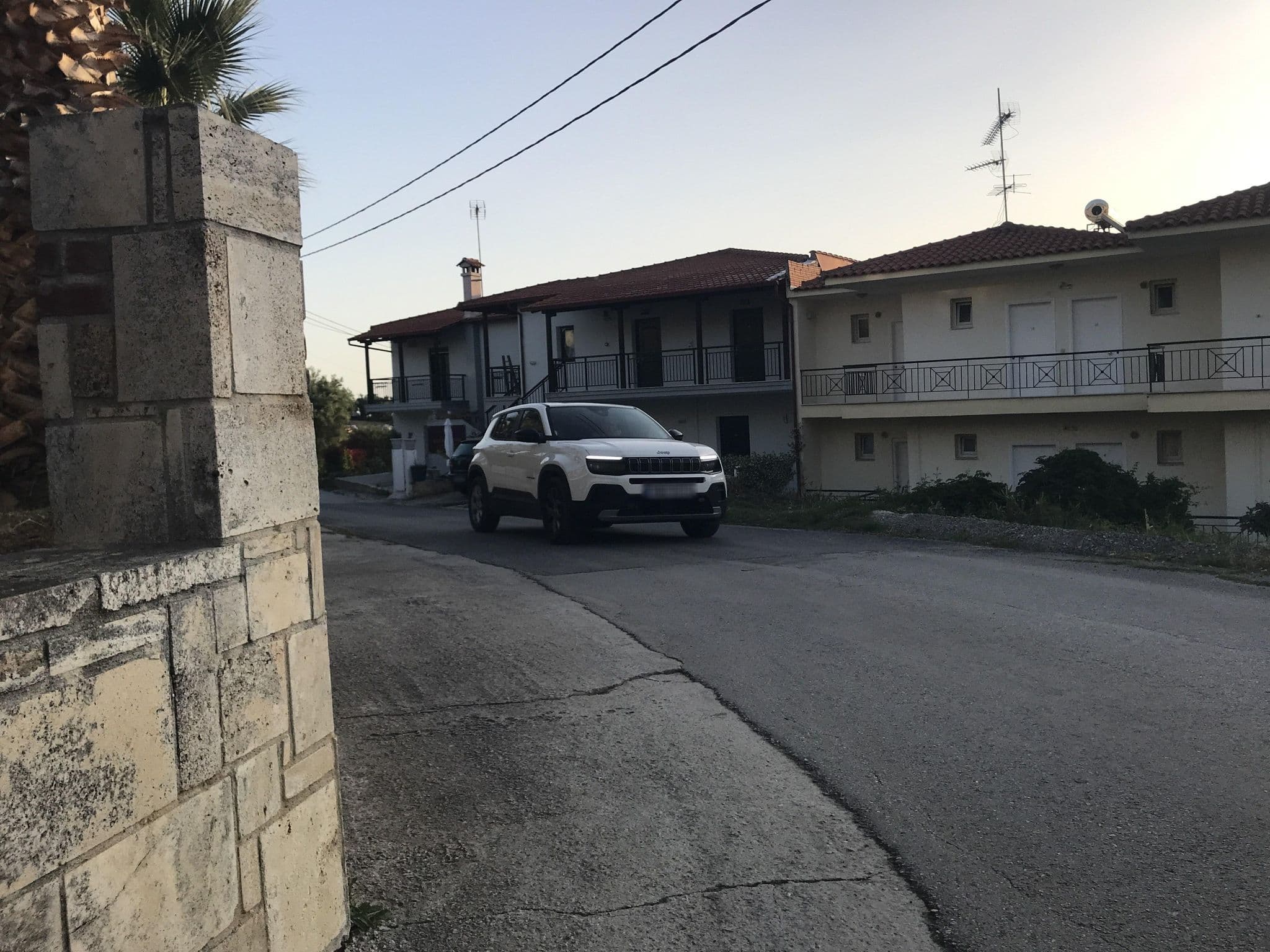 Street view near Estia Studios *, Políkhronon — © miguel_andrade (CC BY-SA · Mapillary)