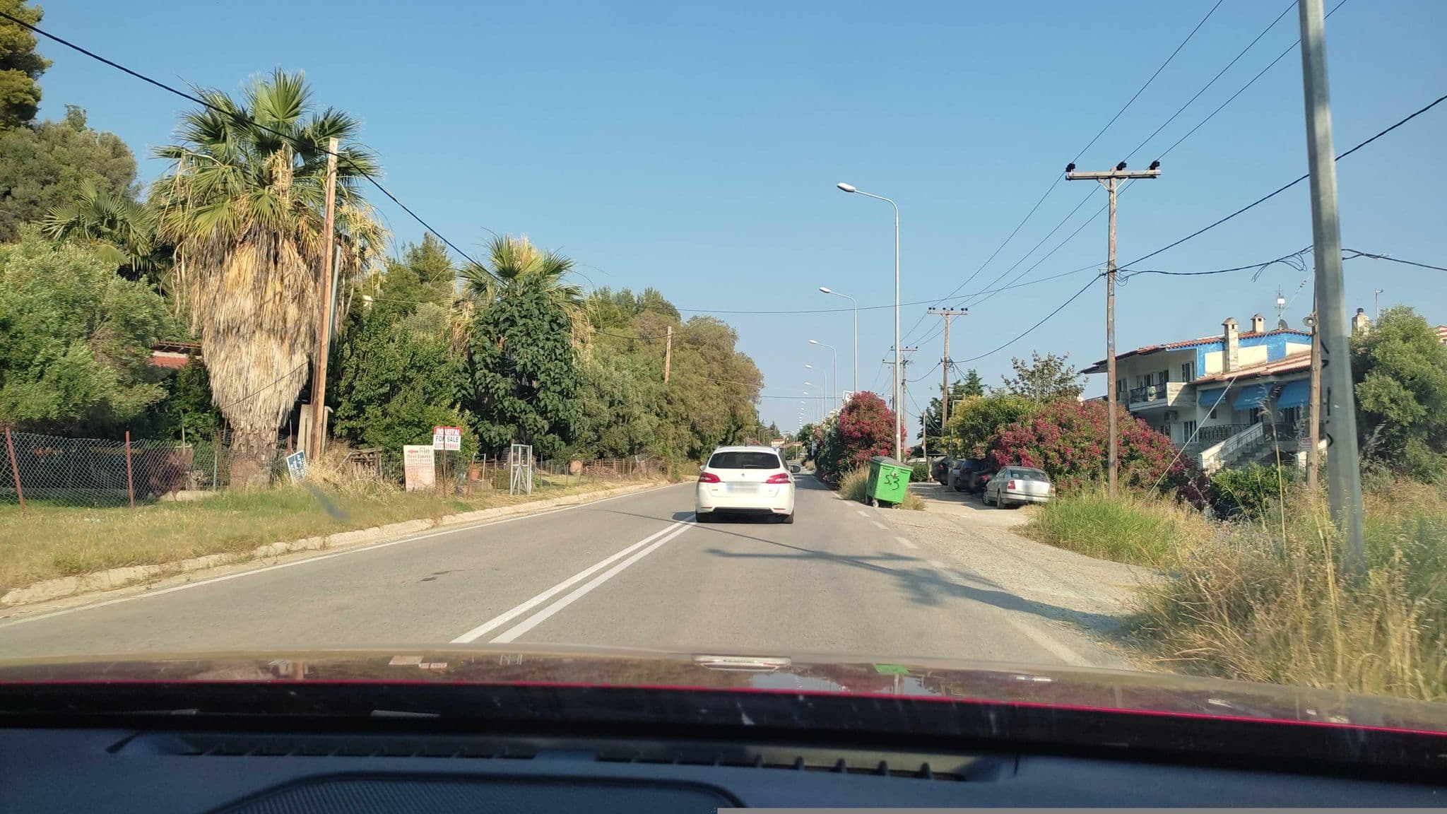 Street view near Galini Apartments, Políkhronon — © neau (CC BY-SA · Mapillary)