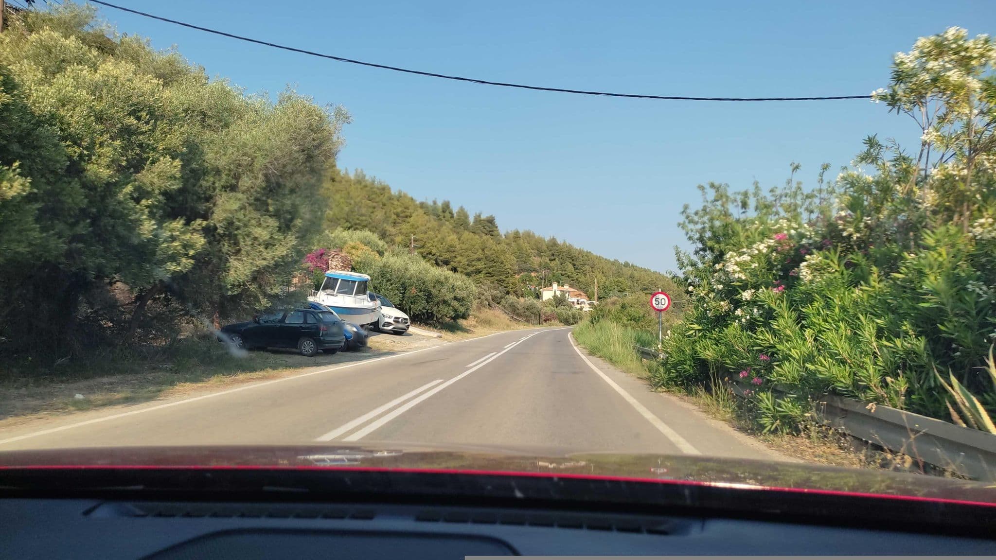 Street view near Studios Kaintas, Pefkochóri — © neau (CC BY-SA · Mapillary)