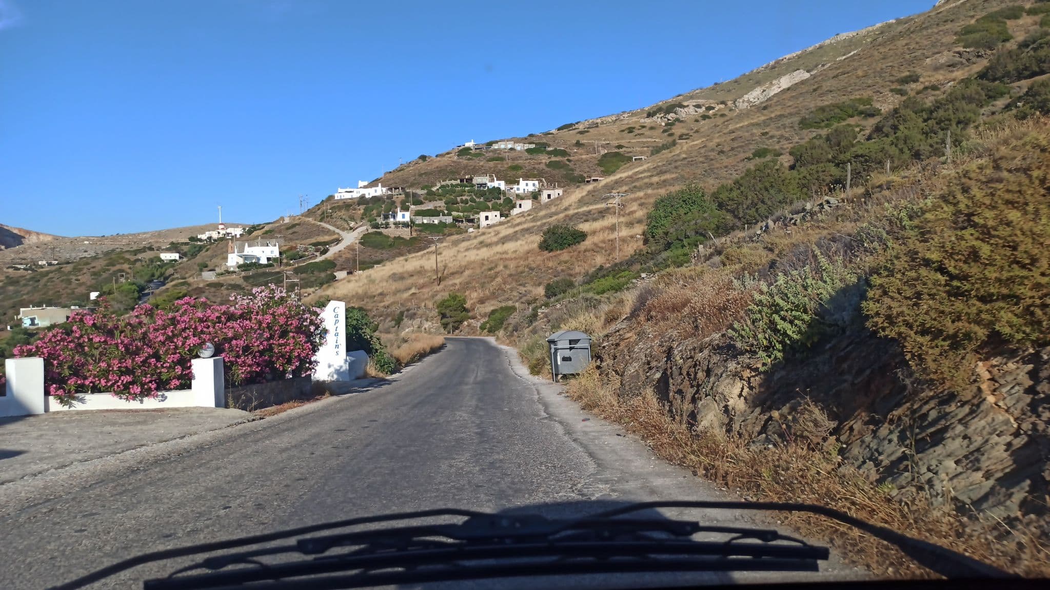 Street view near Captain's Apartments, Áno Sýros — © hermesngo (CC BY-SA · Mapillary)
