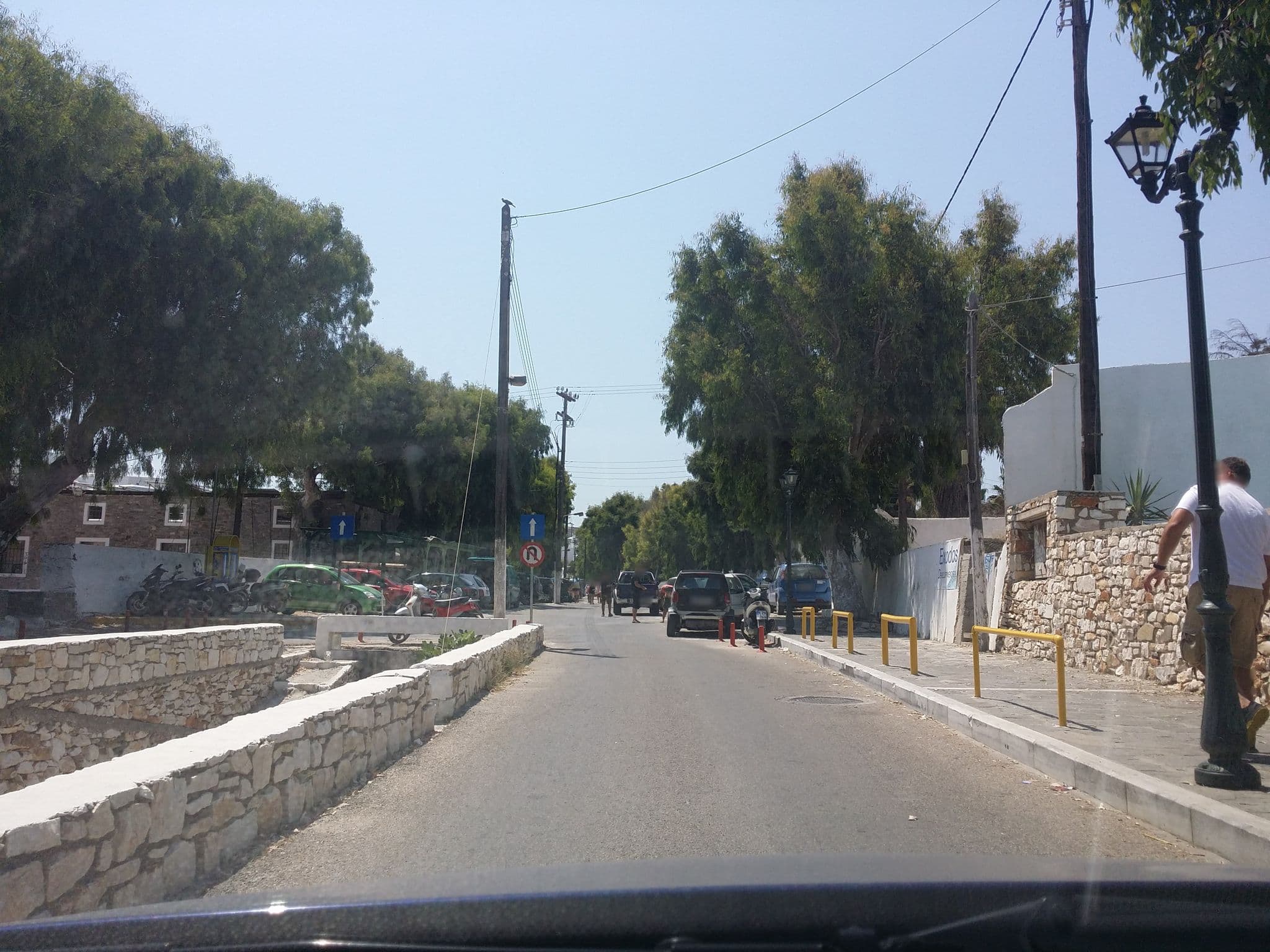 Street view near Bilia, Páros — © pppetros (CC BY-SA · Mapillary)