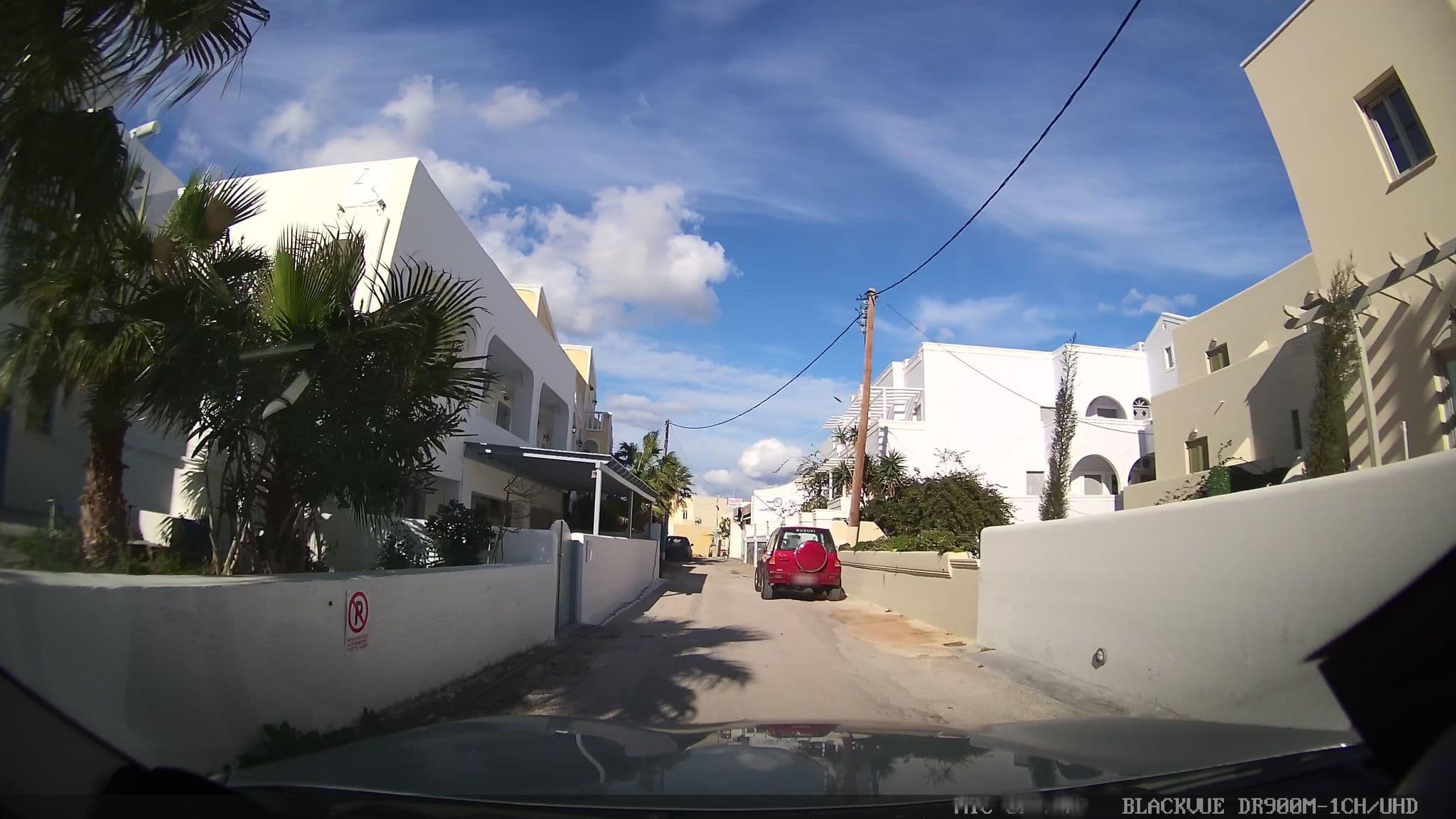 Street view near Blue Waves, Emporeío — © jthnz (CC BY-SA · Mapillary)