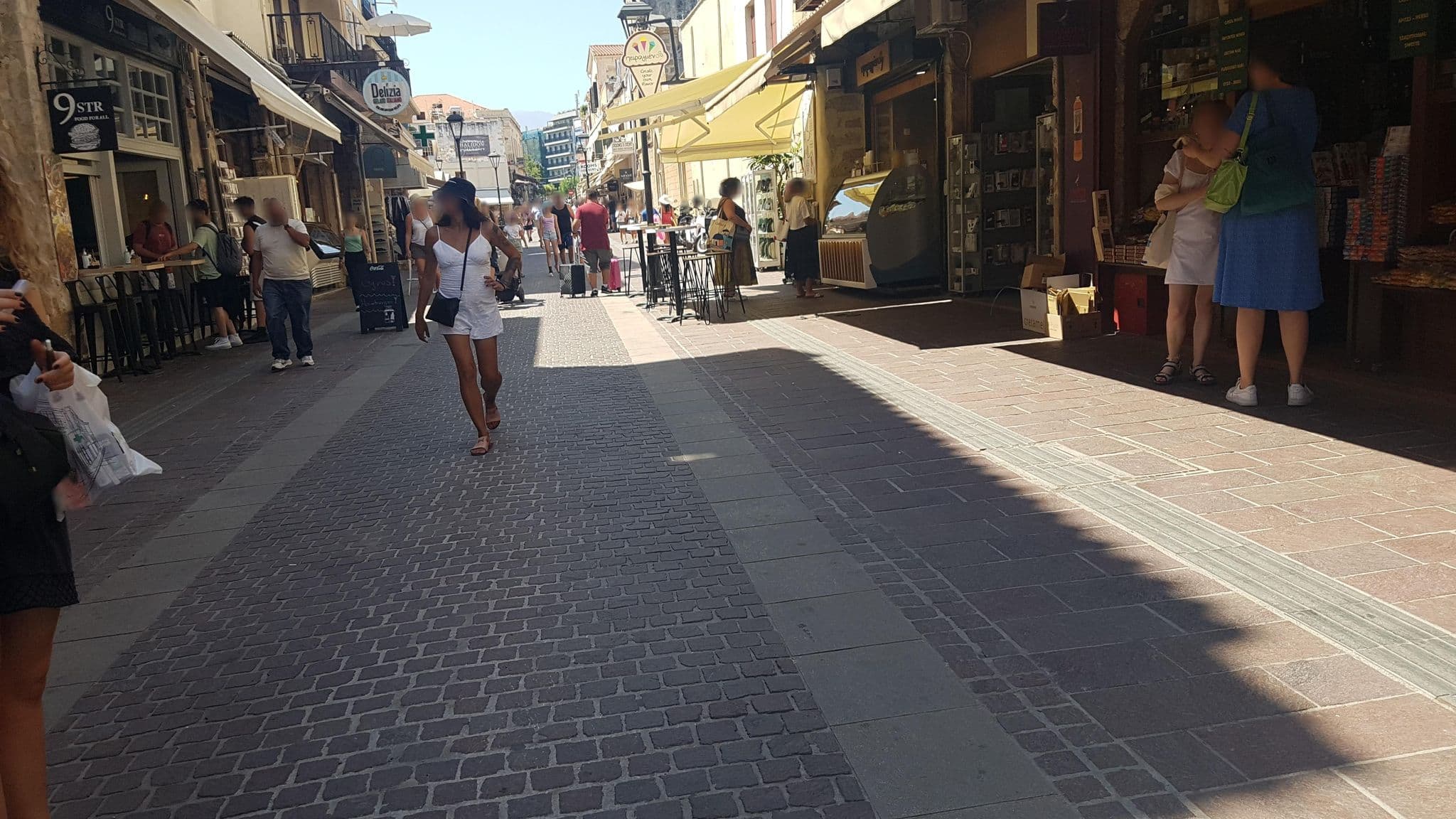 Street view near Pia Rooms, Chaniá — © dsmm (CC BY-SA · Mapillary)