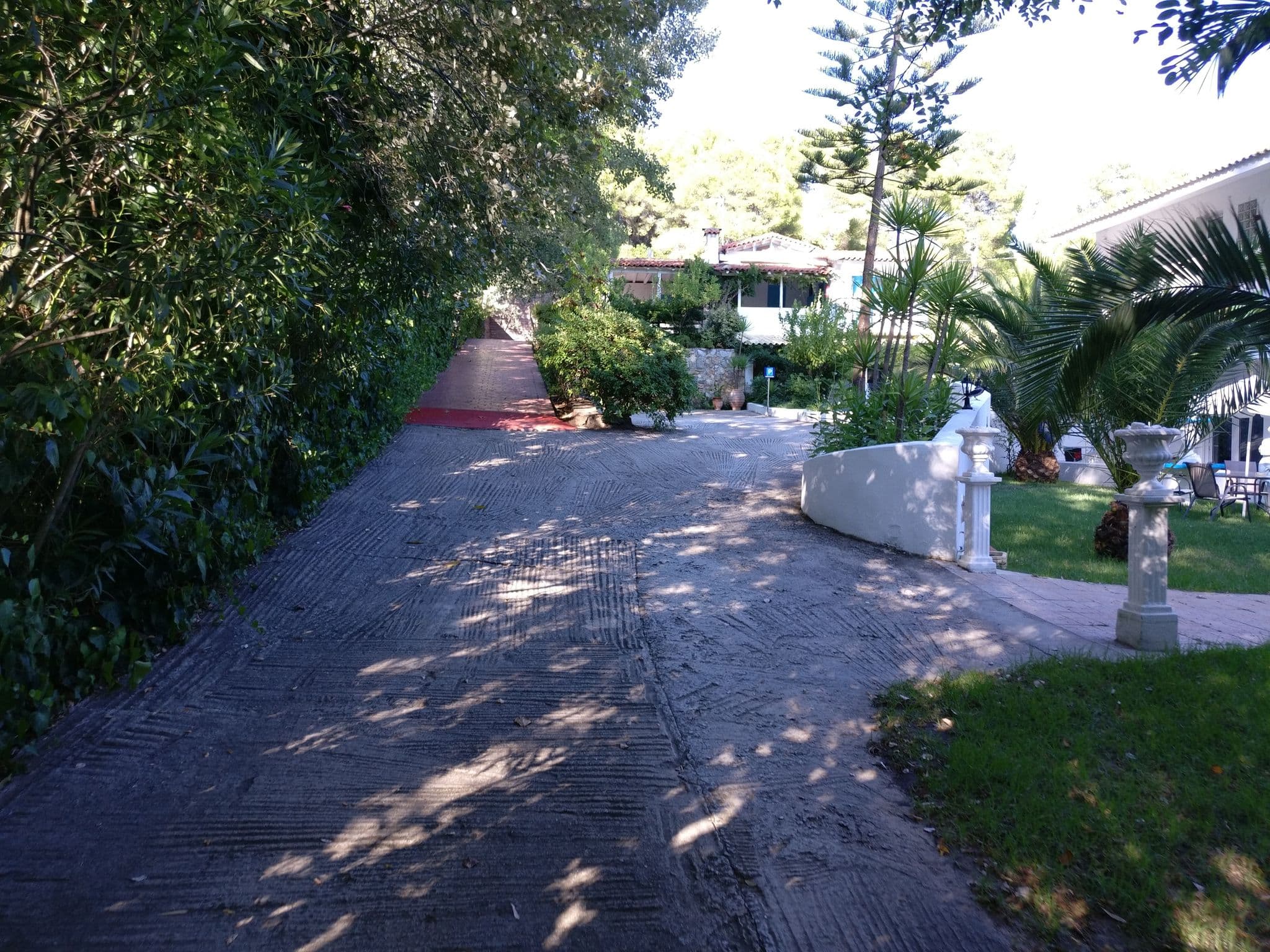 Street view near Skiathos Driades, Skiáthos — © webstor (CC BY-SA · Mapillary)