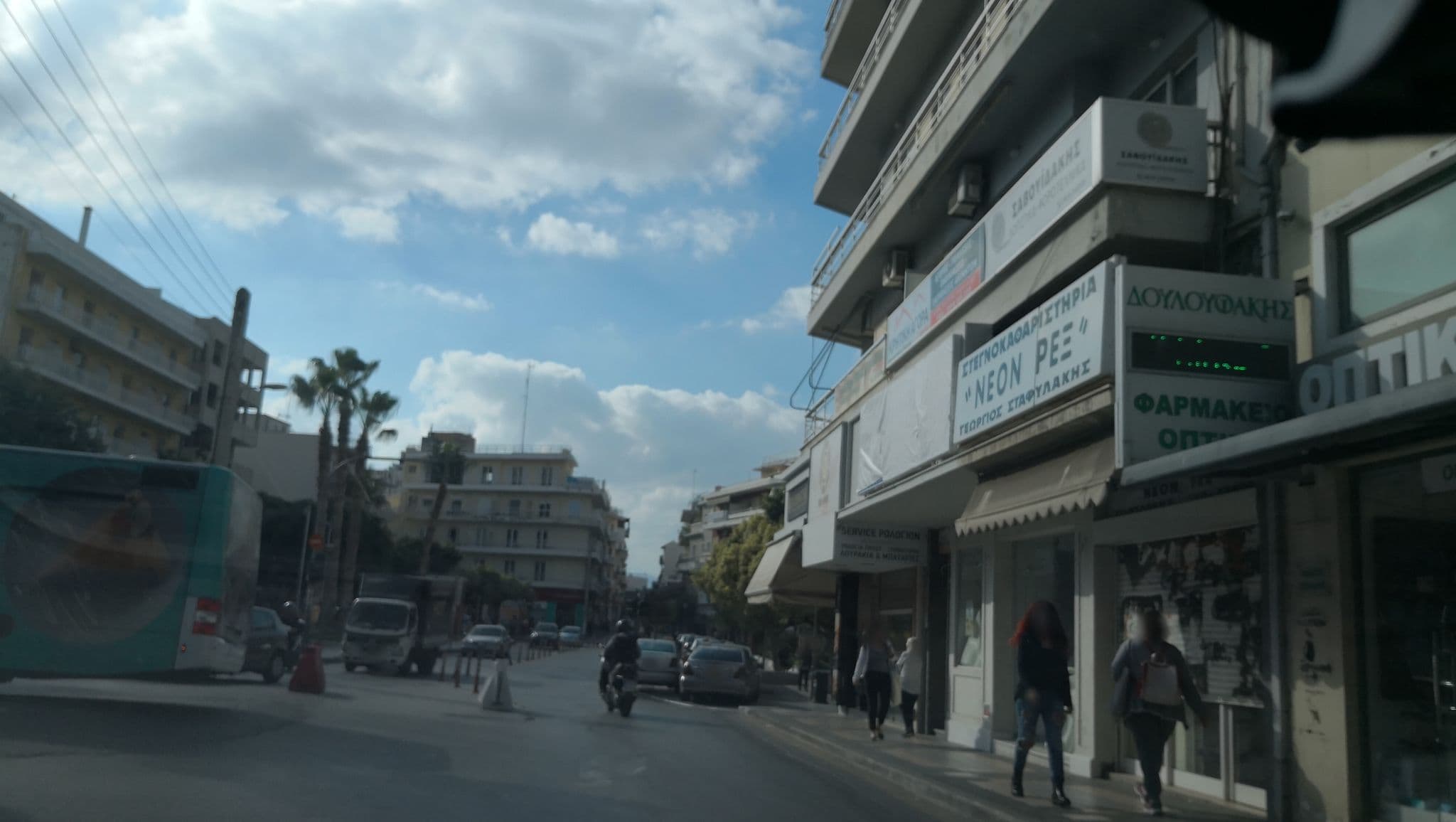 Street view near Hotel Olympic, Irákleion — © siti (CC BY-SA · Mapillary)