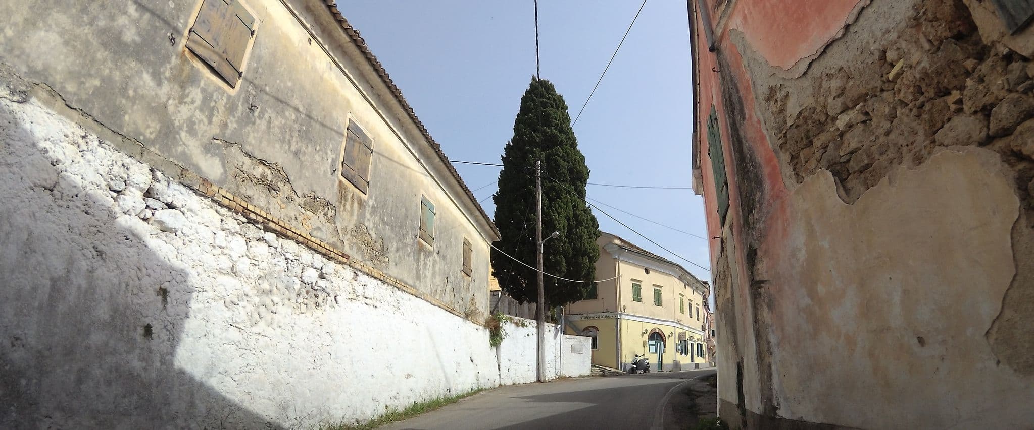 Street view near Conti Mansion, Kynopiástes — © teddy73 (CC BY-SA · Mapillary)