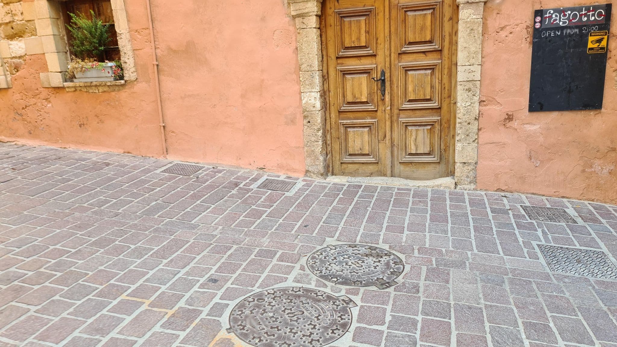 Street view near Casa Veneta, Chaniá — © dsmm (CC BY-SA · Mapillary)