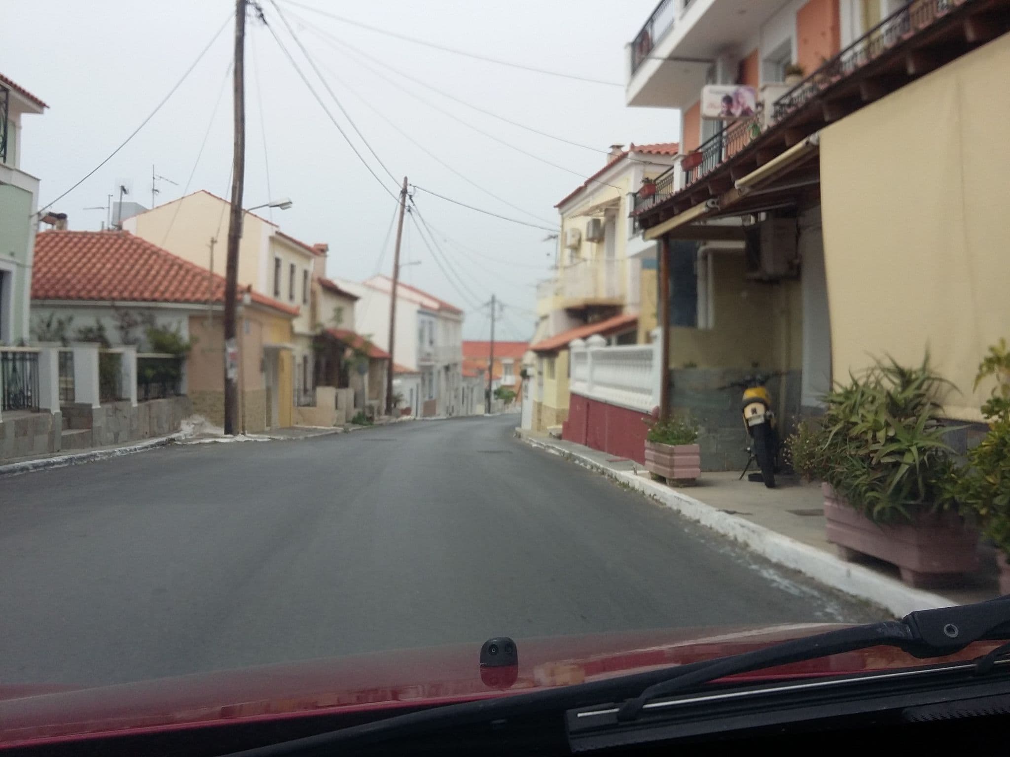 Street view near Studios Panorama, Pythagóreio — © tasssosphotogra (CC BY-SA · Mapillary)