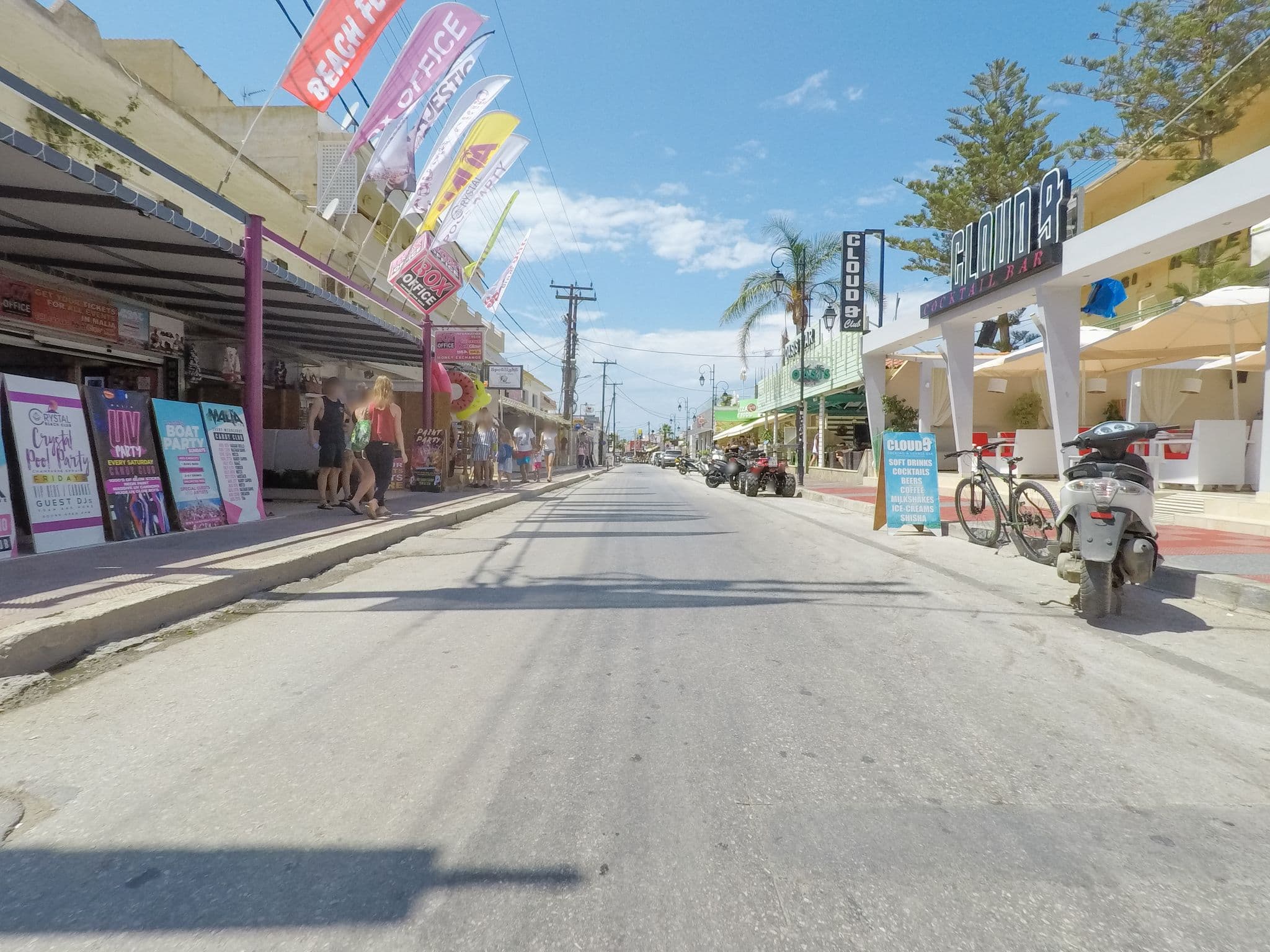 Street view near Cloud 9, Mália — © esario (CC BY-SA · Mapillary)