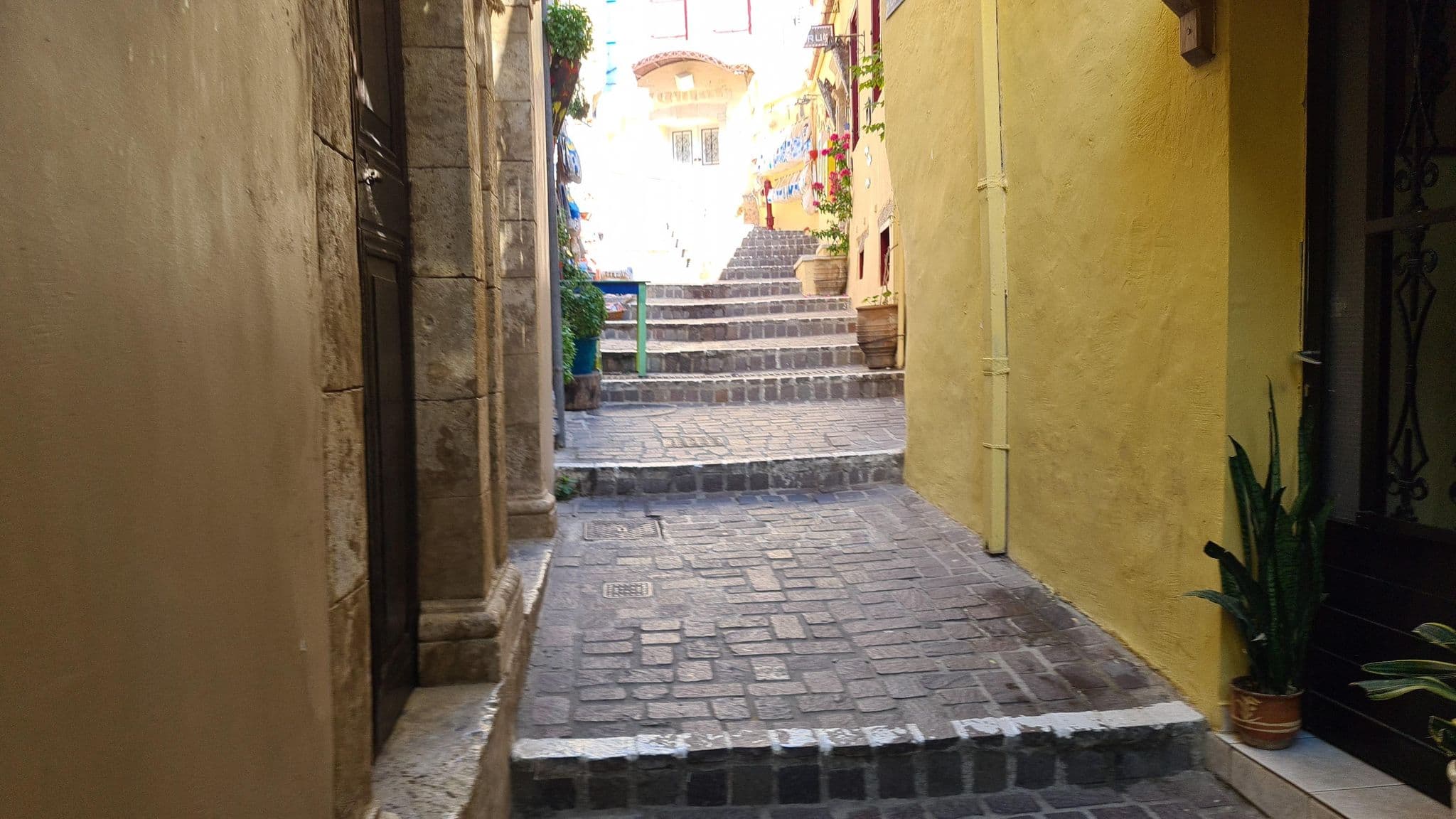 Street view near Domus Secreto, Chaniá — © dsmm (CC BY-SA · Mapillary)