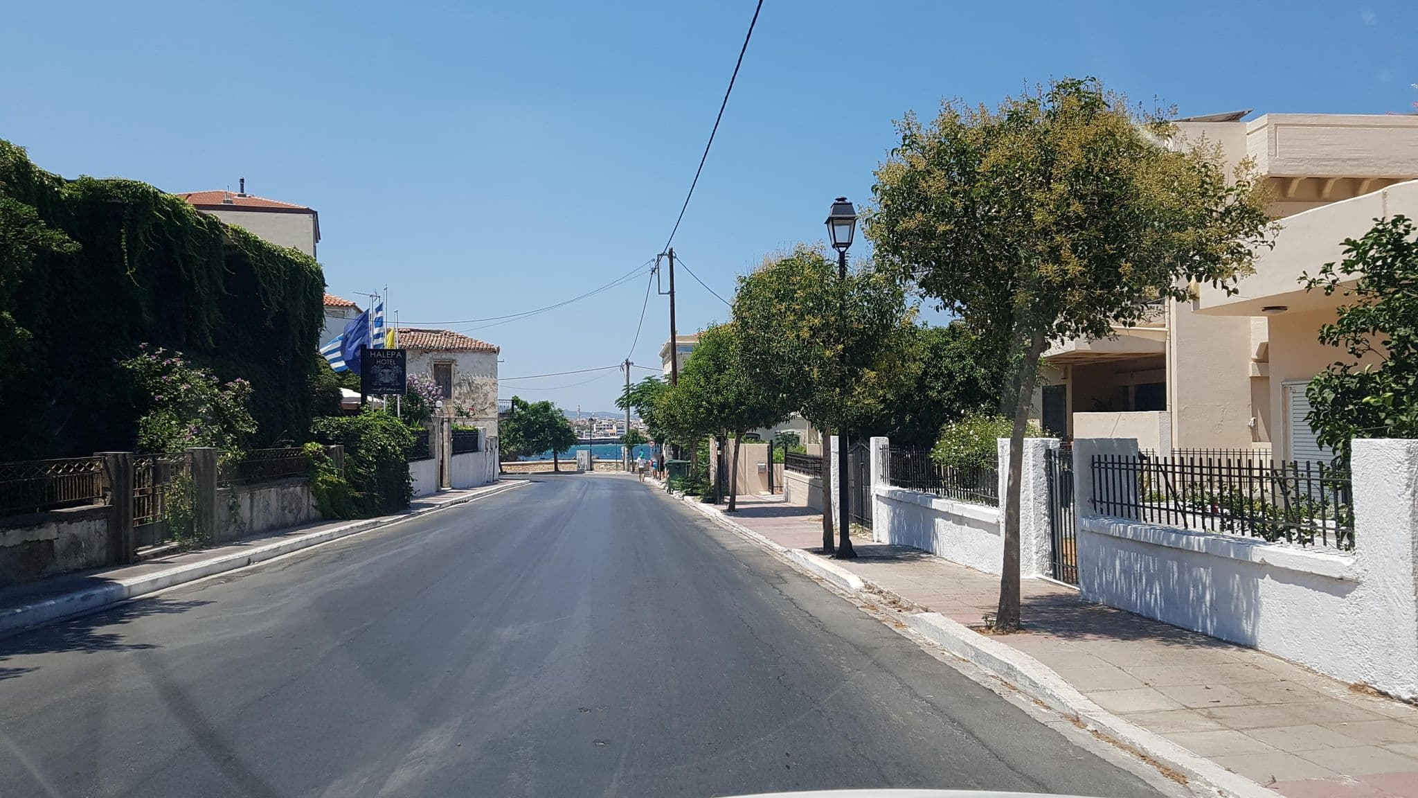 Street view near Halepa Hotel, Chaniá — © dsmm (CC BY-SA · Mapillary)
