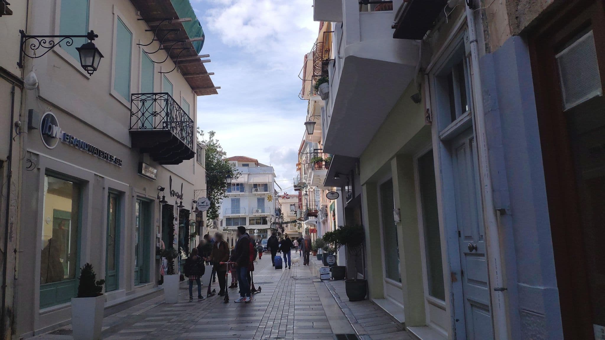 Street view near Regno Di Morea, Náfplio — © pppetros (CC BY-SA · Mapillary)