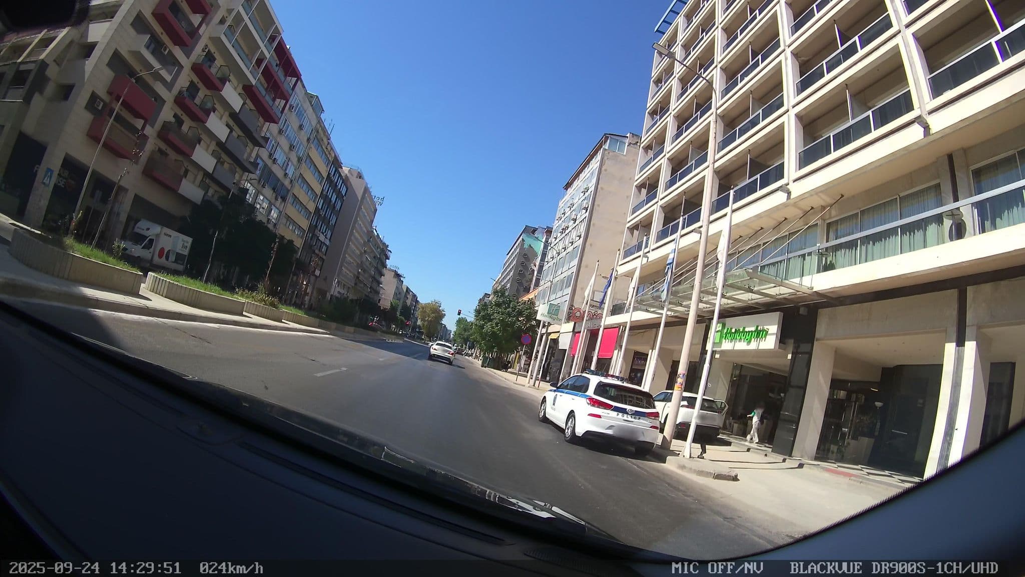 Street view near Holiday Inn Thessaloniki, Thessaloníki — © Zafer (CC BY-SA · Mapillary)