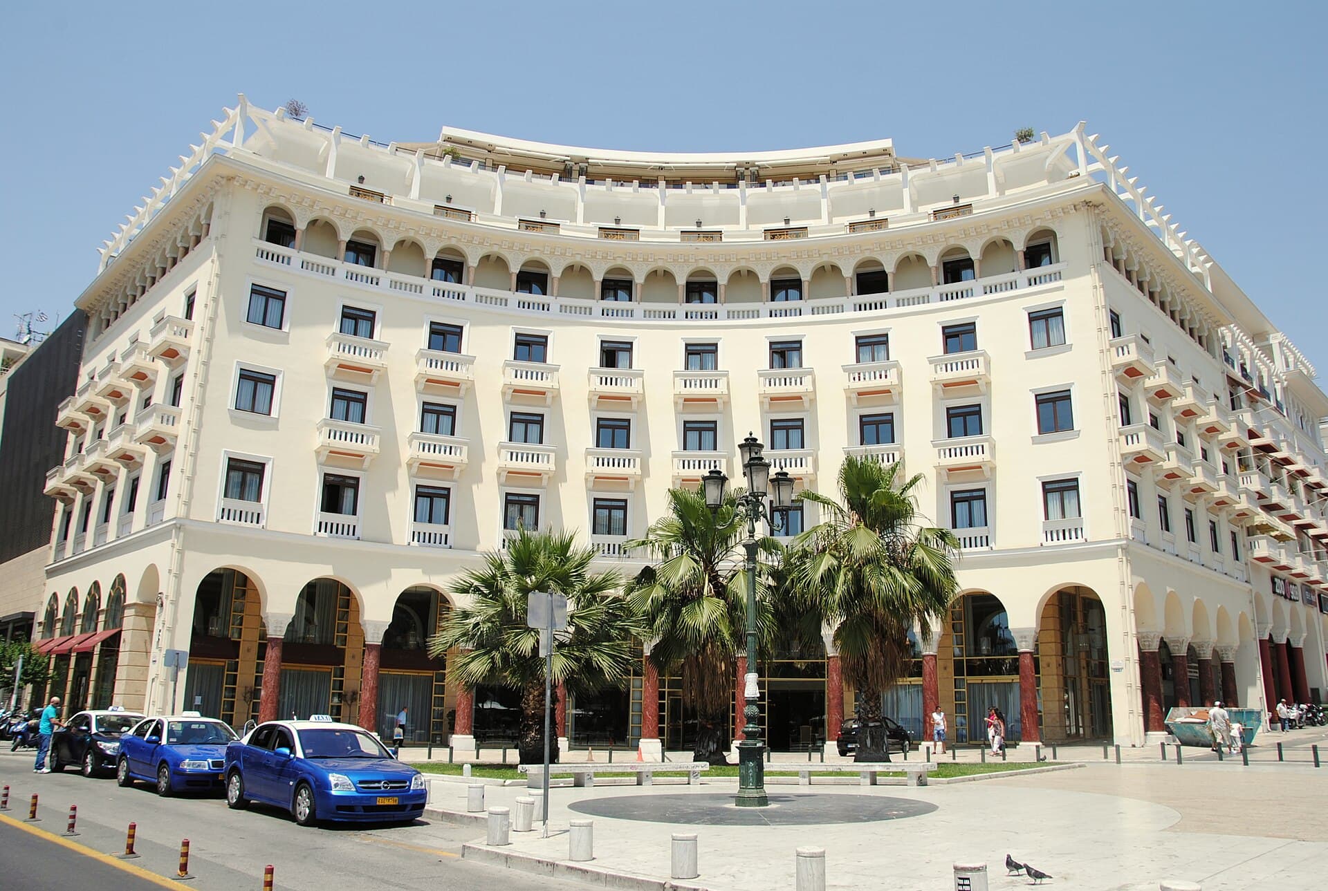 Electra Palace (via Wikimedia Commons, CC BY 2.0)