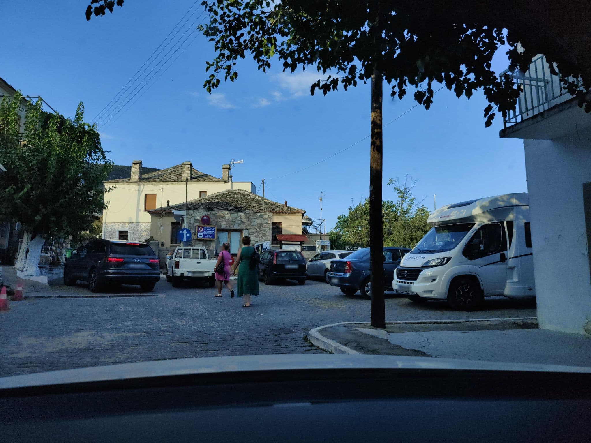 Street view near Oikos Daretsou, Potamiá — © tr4sk (CC BY-SA · Mapillary)