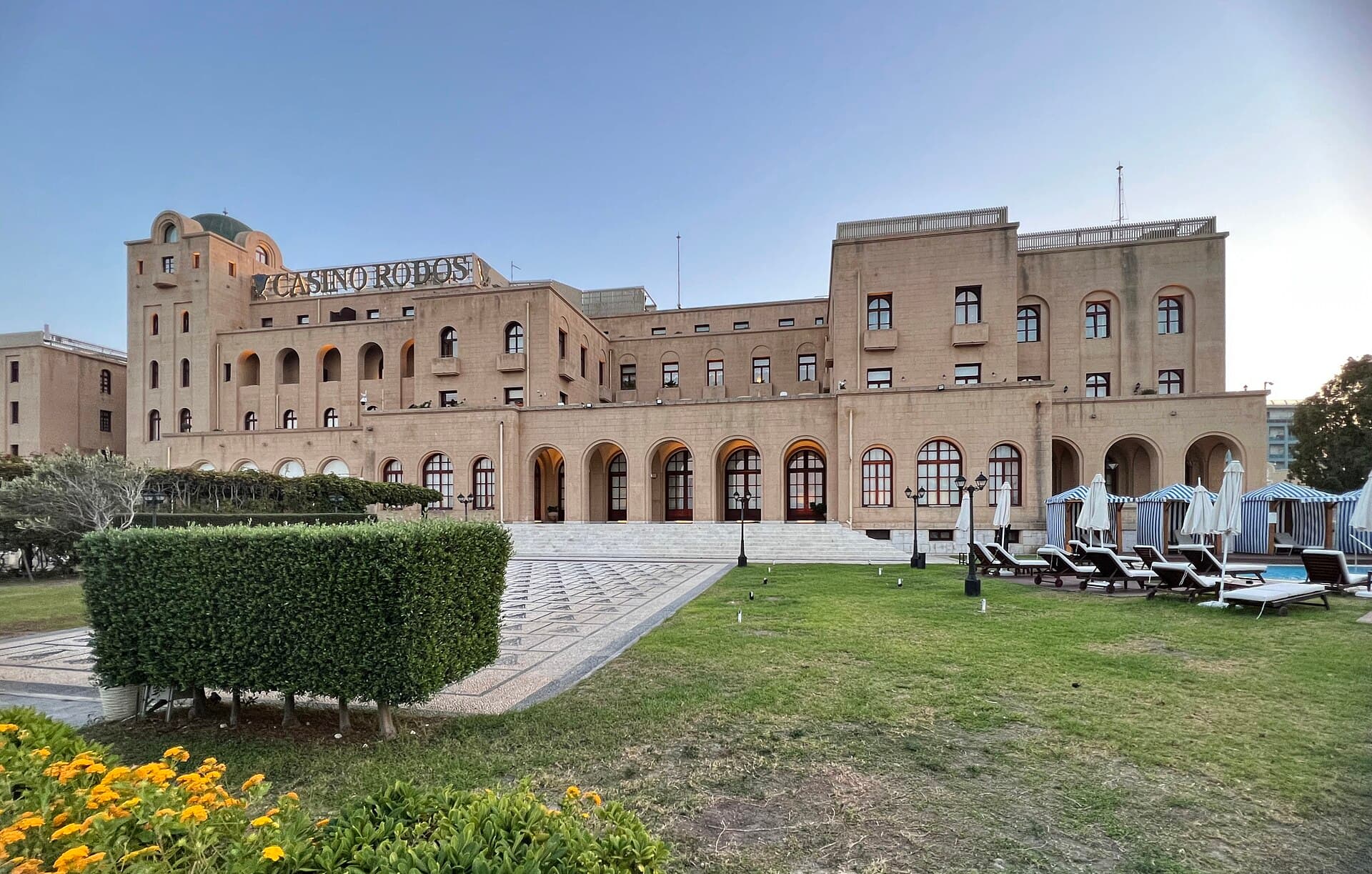 Grande Albergo Delle Rose (via Wikimedia Commons, CC BY-SA 4.0)