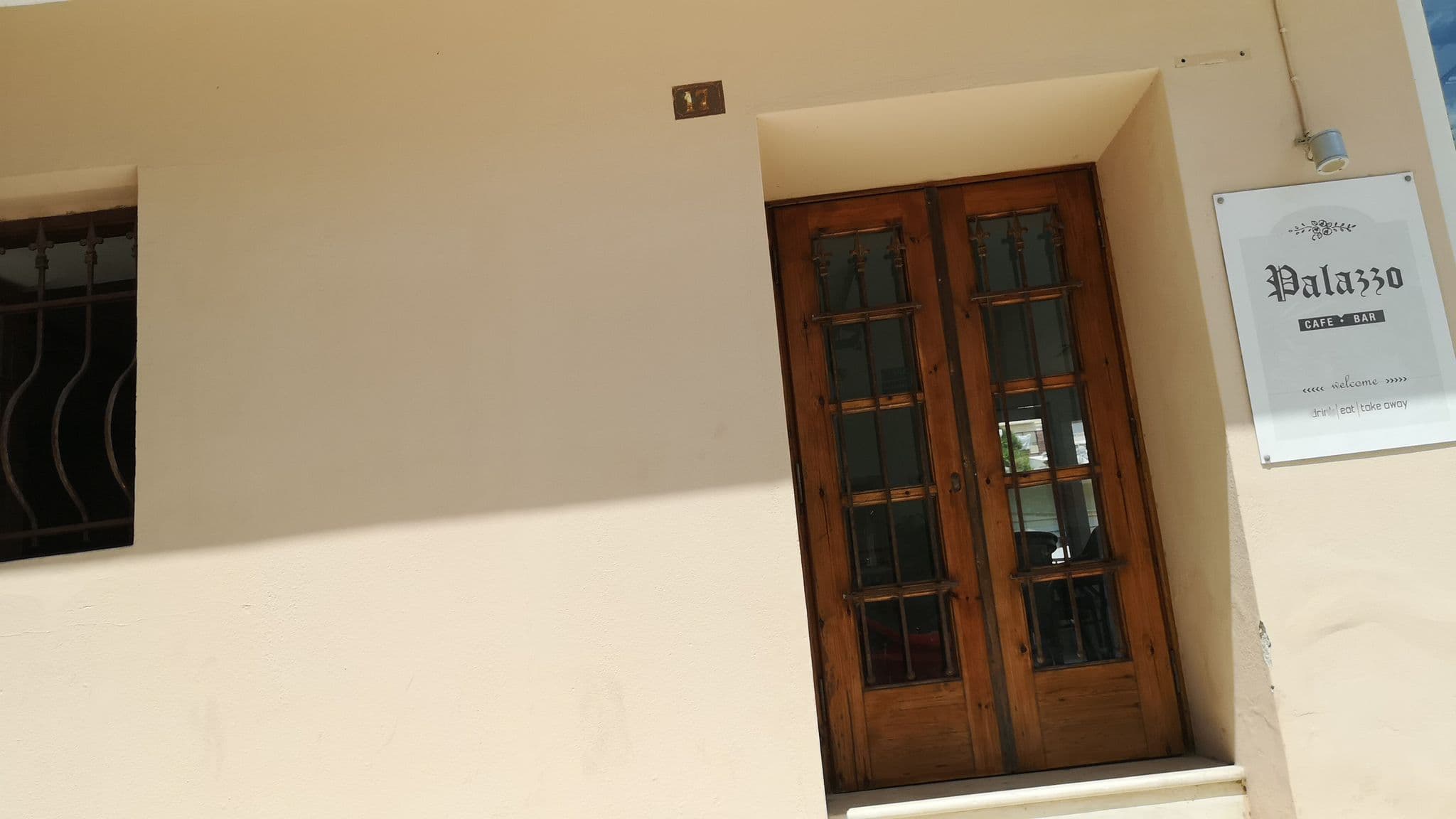 Street view near Palazzo, Ágios Nikólaos — © esario (CC BY-SA · Mapillary)