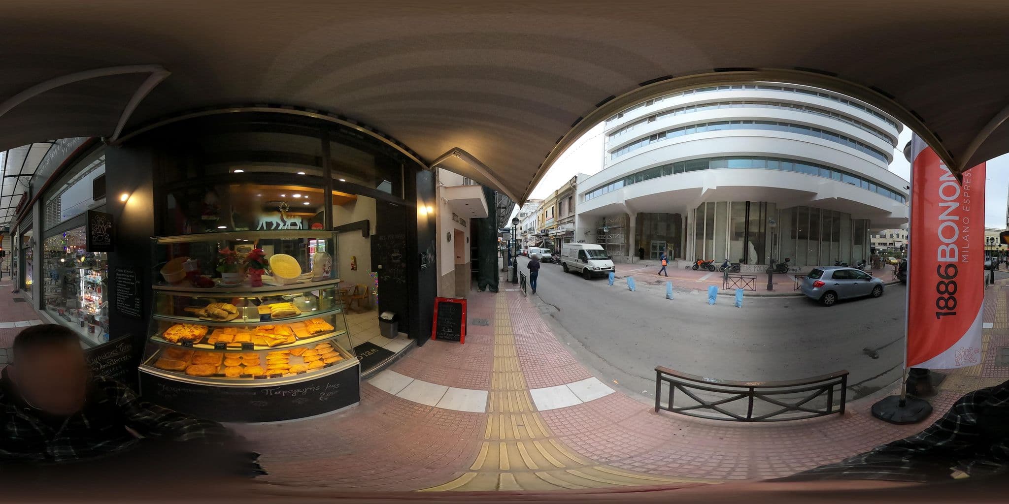 Street view near Athenarum Portus, Piraeus — © efikour (CC BY-SA · Mapillary)