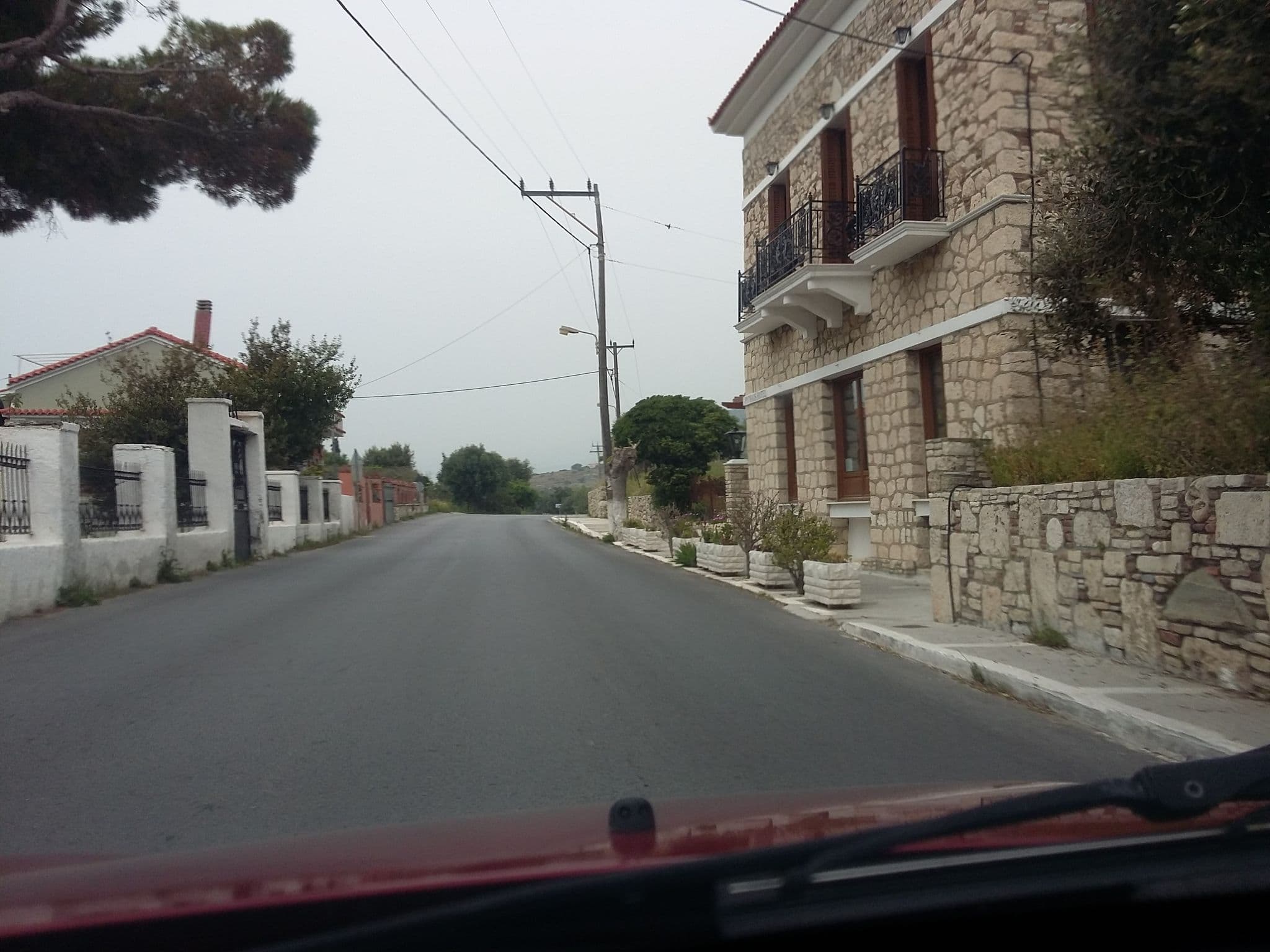 Street view near Pythaïs Hotel, Pythagóreio — © tasssosphotogra (CC BY-SA · Mapillary)