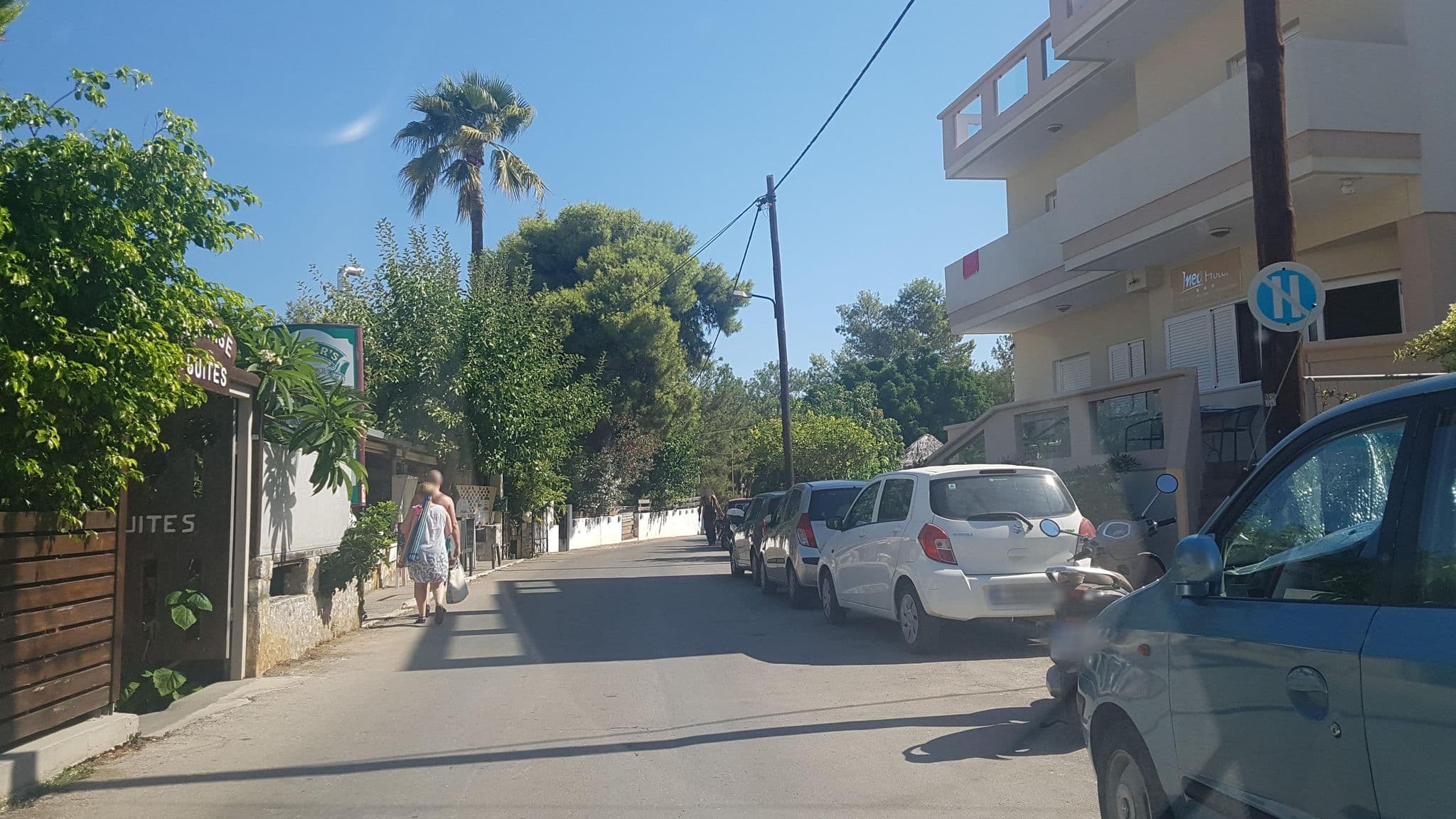 Street view near Sunrise Suite Studios, Darátsos — © dsmm (CC BY-SA · Mapillary)