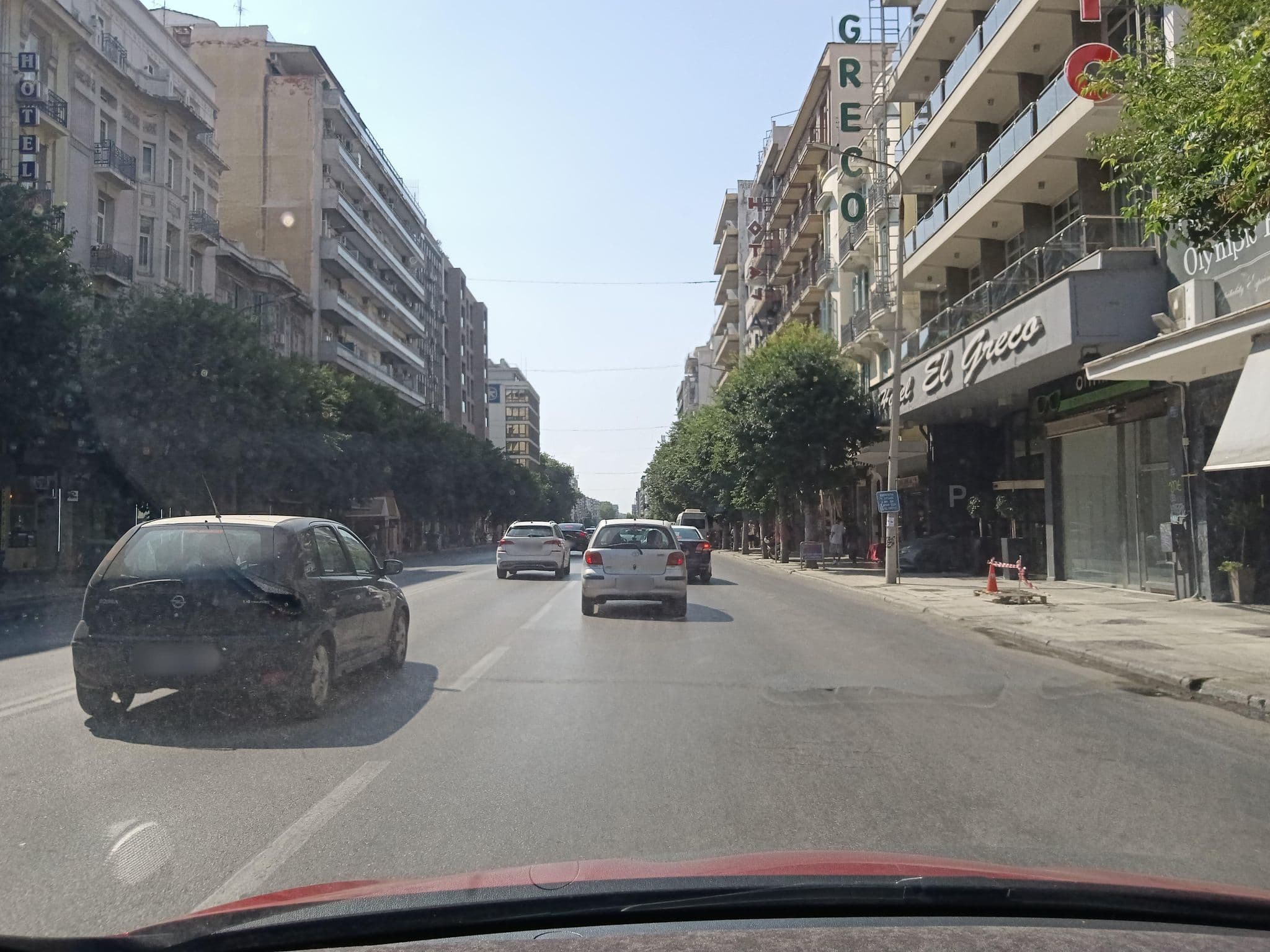 Street view near Olympic, Thessaloníki — © nglf (CC BY-SA · Mapillary)