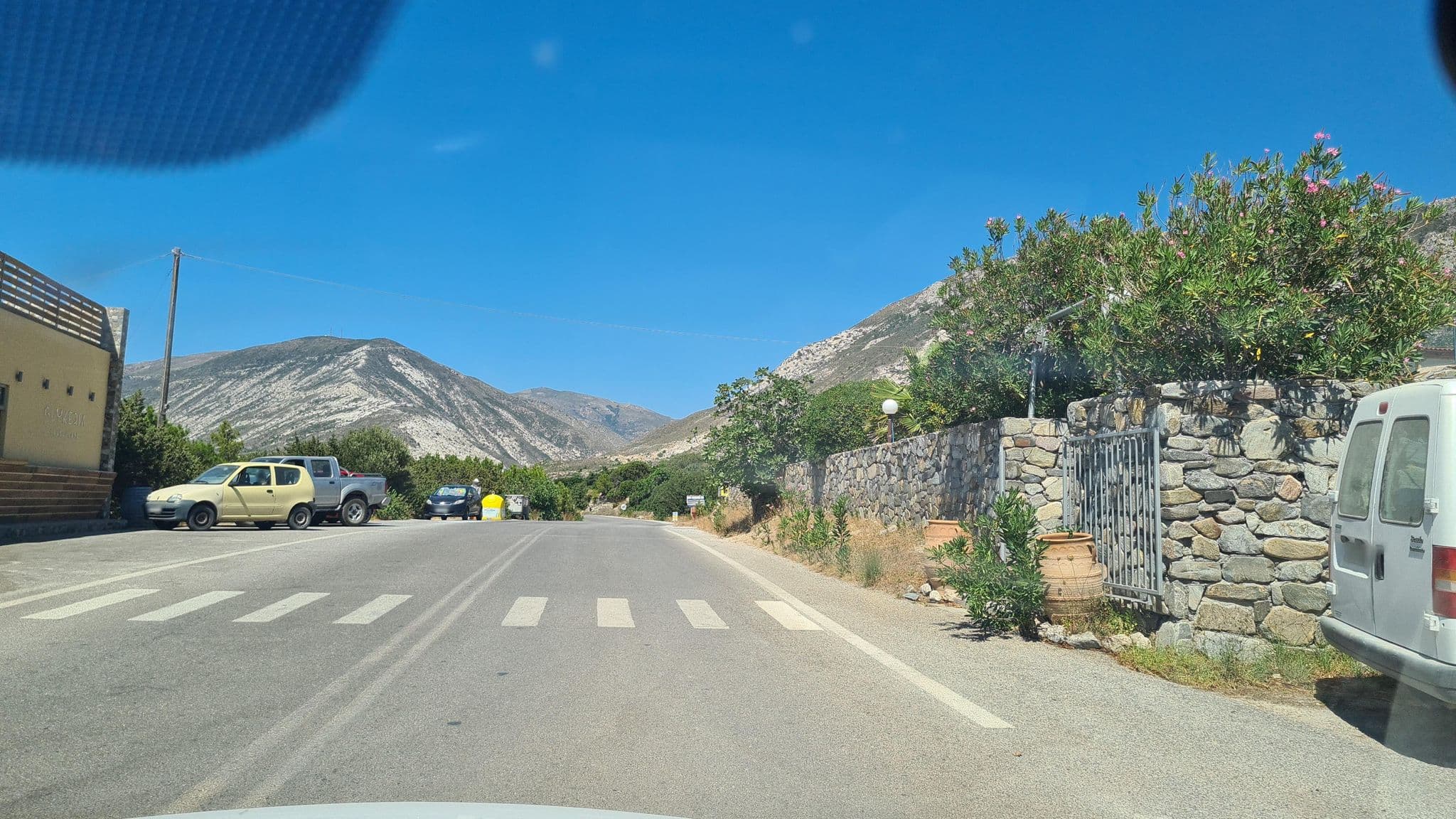 Street view near Glykeria, Palaióchora