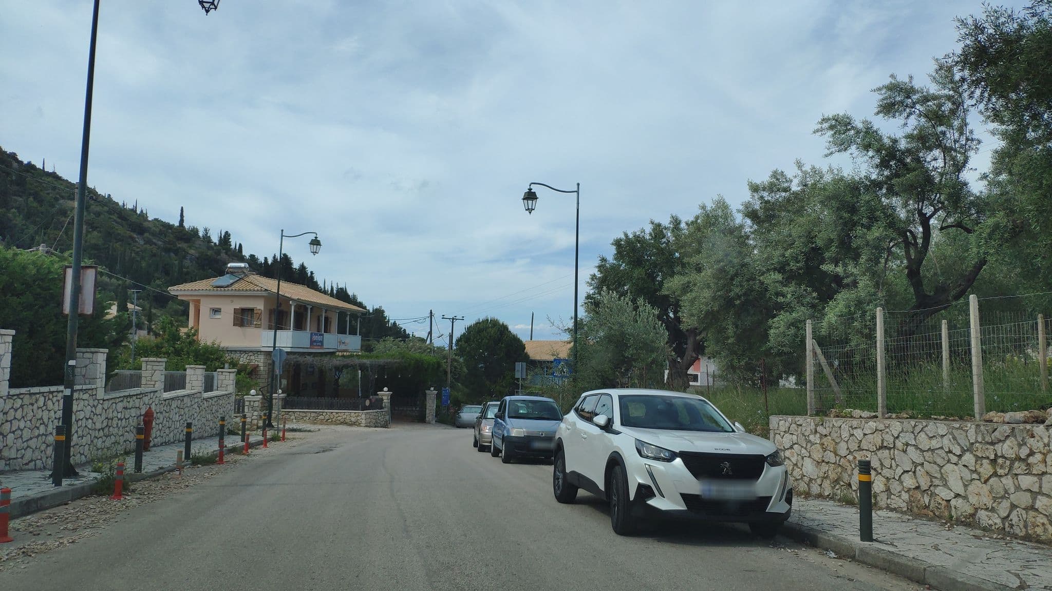 Street view near Alerto Villa, Lefkáda — © pppetros (CC BY-SA · Mapillary)