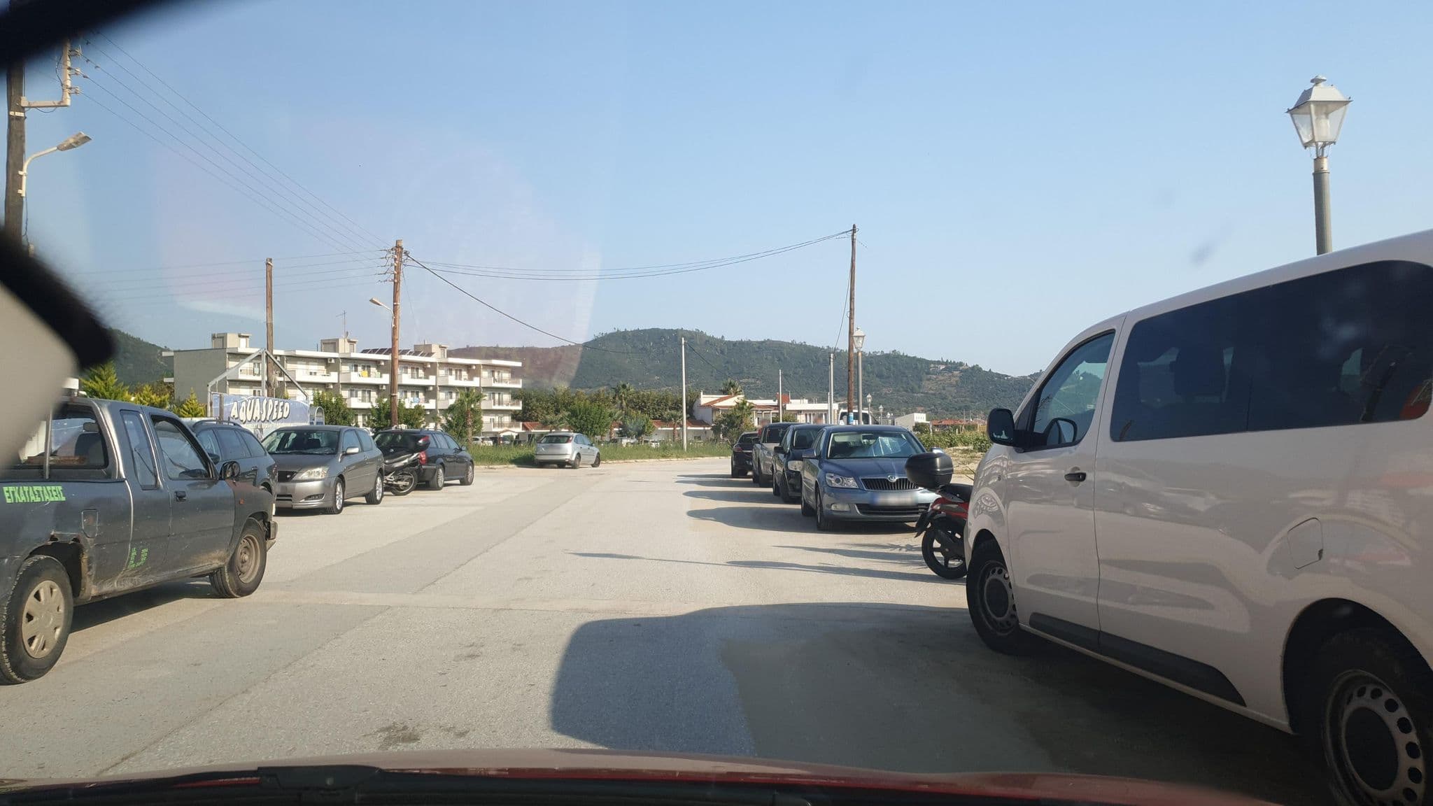 Street view near Sunrise, Sárti — © yannakis (CC BY-SA · Mapillary)