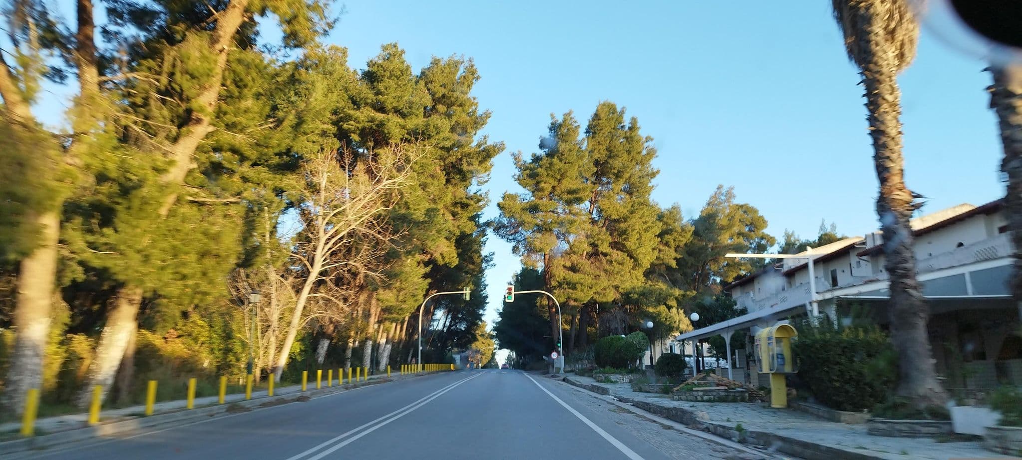 Street view near Macedonian Sun ***, Kassándreia — © neau (CC BY-SA · Mapillary)