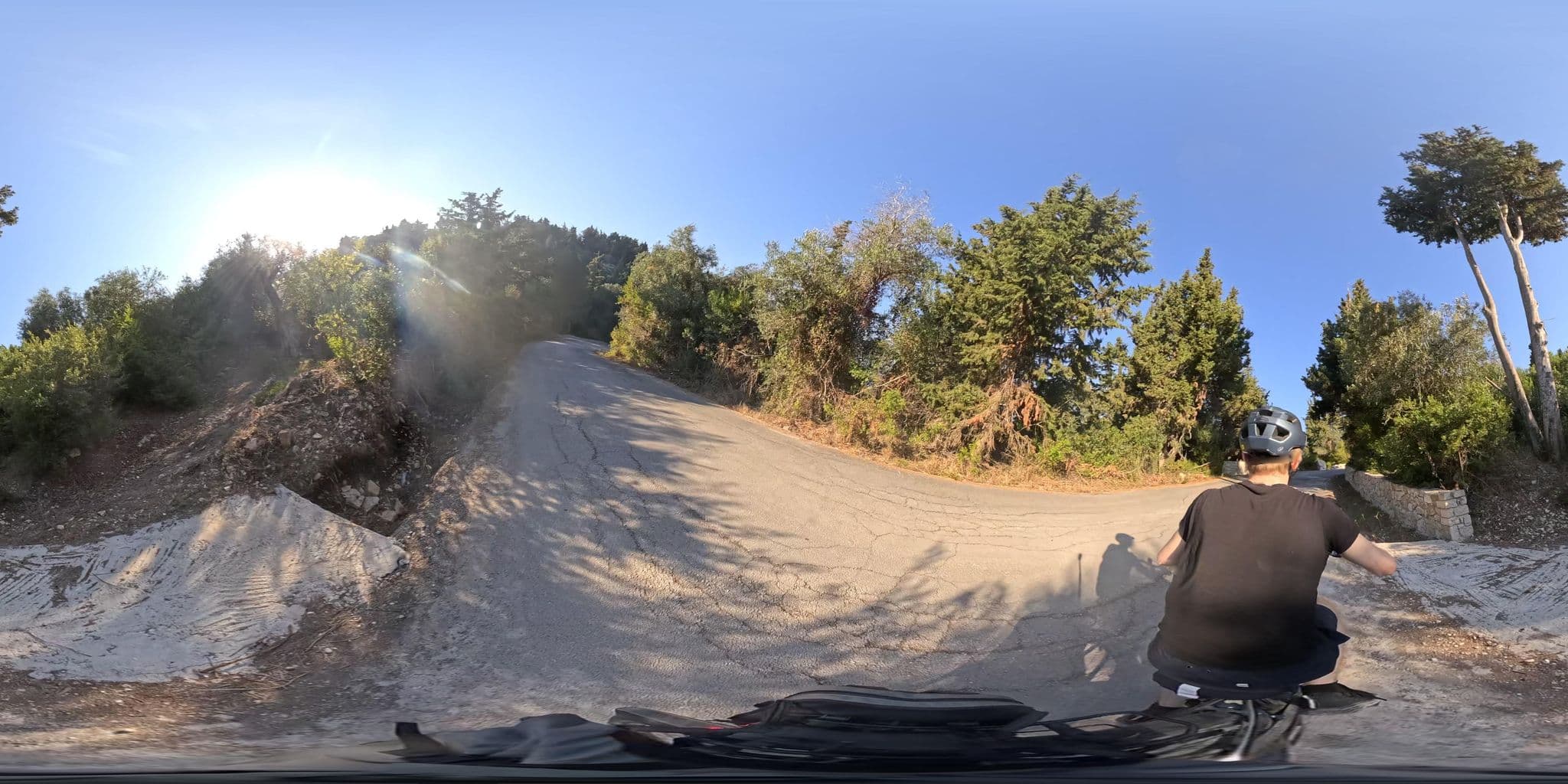 Street view near Villa Roxy, Pérdika — © TobyDS (CC BY-SA · Mapillary)