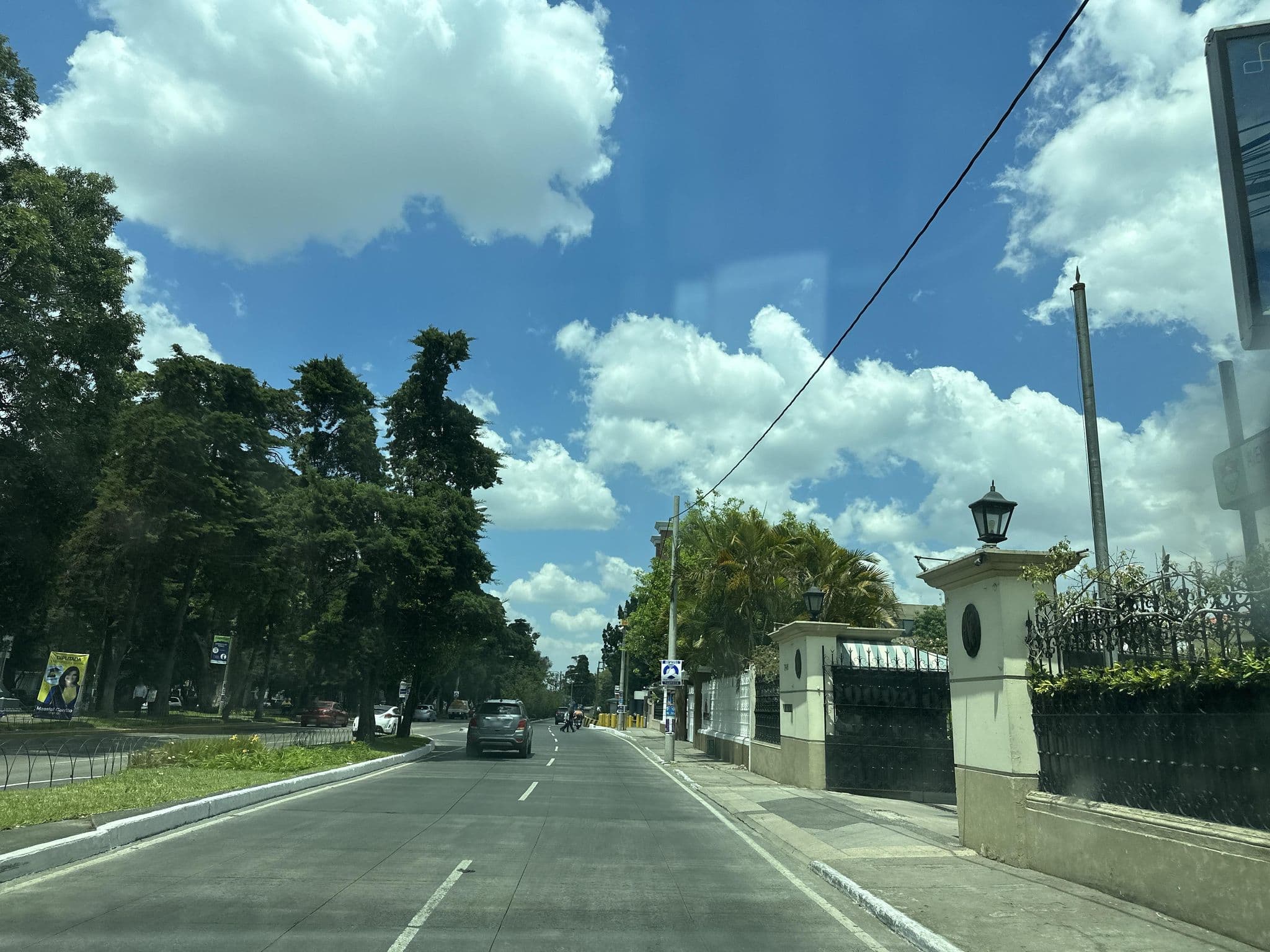 Street view near Hotel San Carlos, Guatemala City — © Flabbers (CC BY-SA · Mapillary)